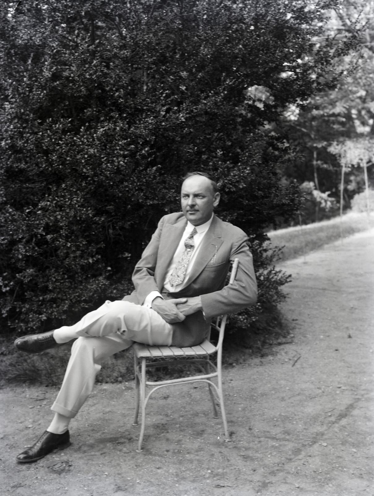 1924, Zichy kúria, Zala, nyakkendő, portré, átvetett láb, Fortepan #264057