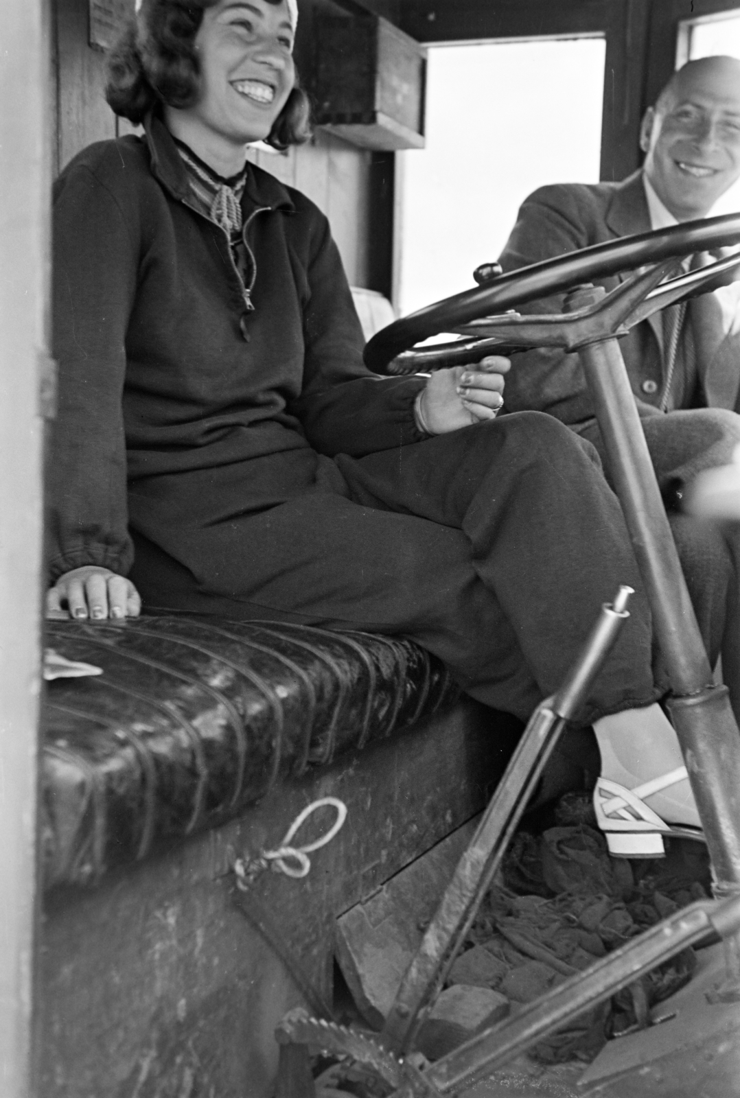 1937, Nagy István, Nagy József, lányok-járművek, járműbelső, kormánykerék, portré, Best of, Fortepan #264106