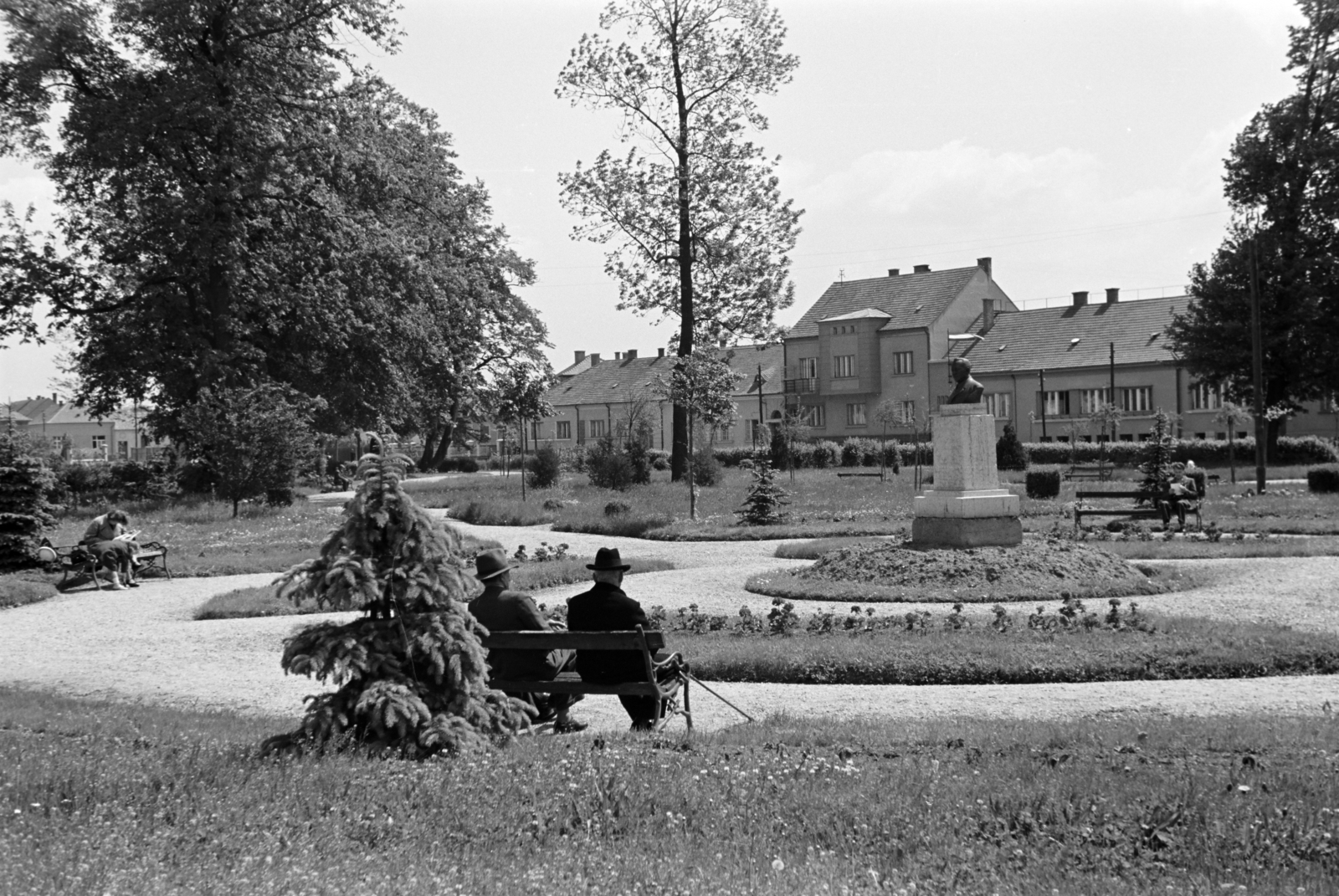 Hungary, Szombathely, Gayer park, Gáyer Gyula-emlékmű, Meyer Sándor alkotása (1937)., 1938, Nagy István, sculpture, Fortepan #264181