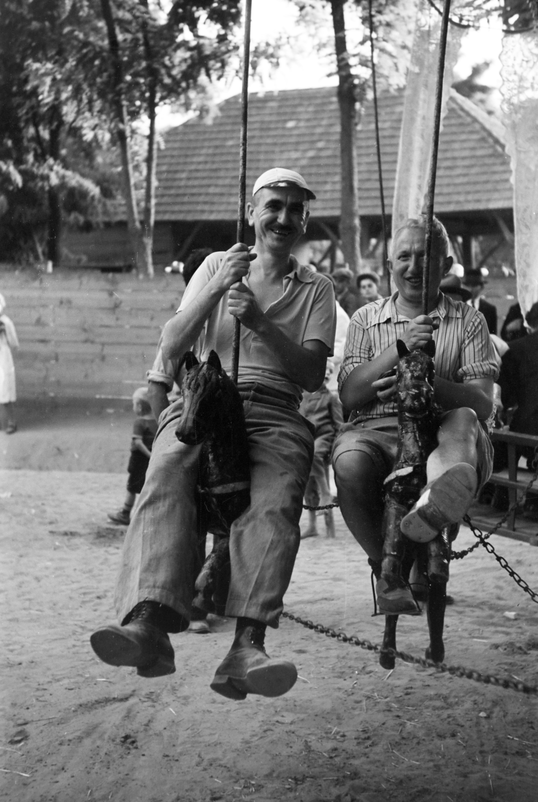 1939, Nagy István, Nagy József, körhinta, portré, tréfálkozás, Best of, Fortepan #264316