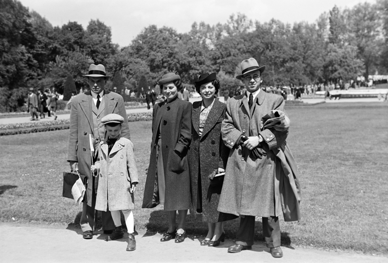 1939, Nagy István, tableau, coat draped over arm, family, Fortepan #264320