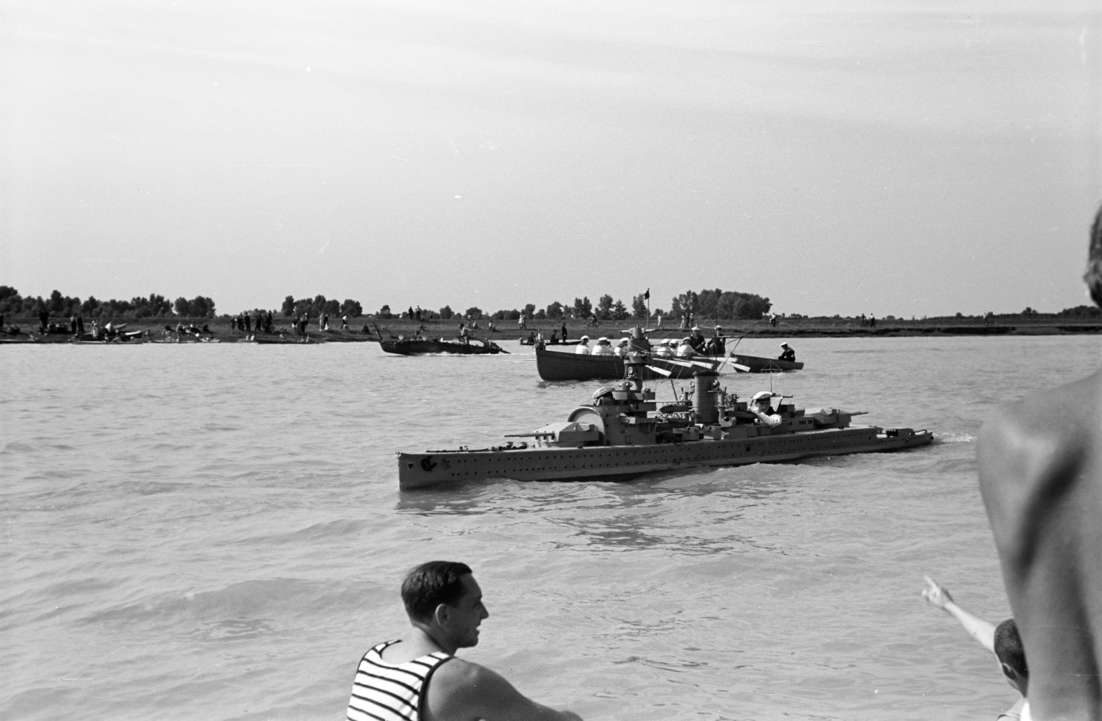 Hungary, Győr, a Hitlerjugend westfáliai tengerészalakulatának hajóraja a Dunán. A felvétel 1939. augusztus 20-án készült., 1939, Nagy István, model ship, Fortepan #264329