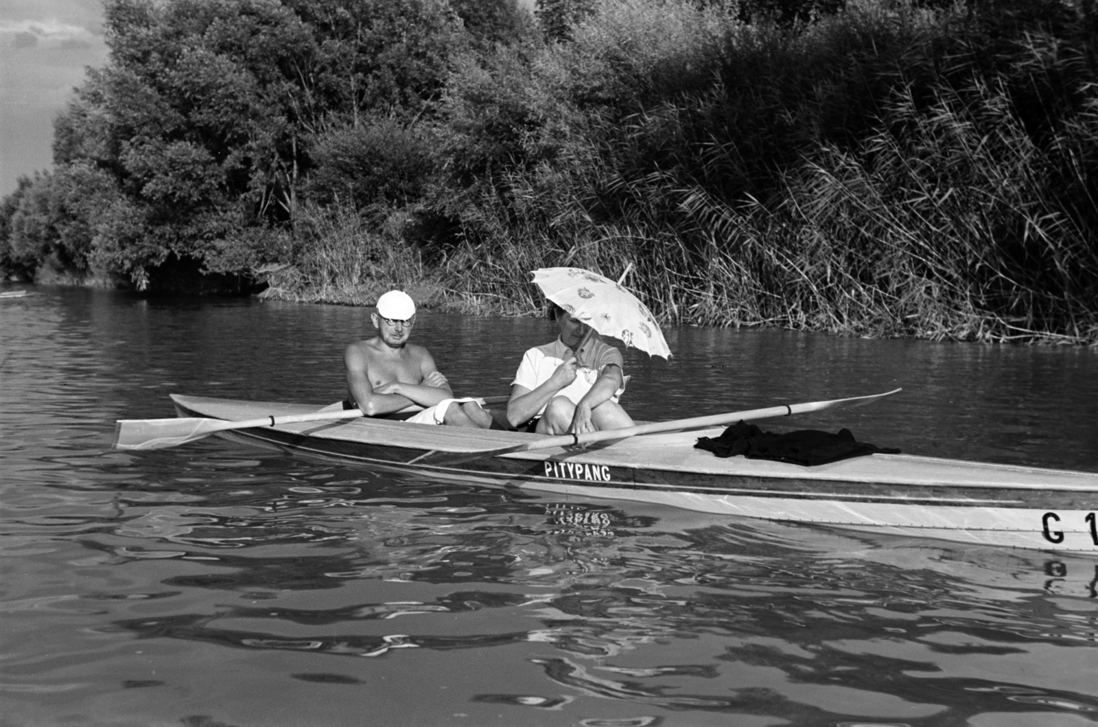 1940, Nagy István, Best of, portrait, arms crossed over the chest, paddling, sunshades, Fortepan #264360