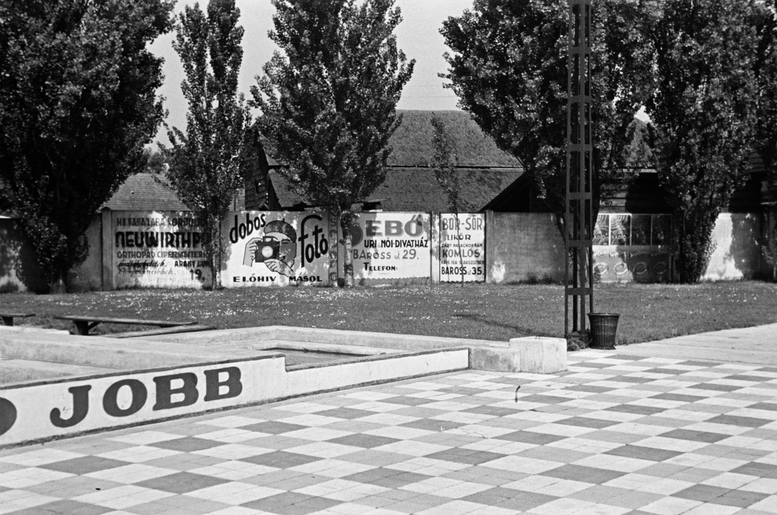 Magyarország, Győr, Töltésszer, strand., 1941, Nagy István, Nagy József, Dobos fotó, reklám, cementlap, szemetes, Fortepan #264446