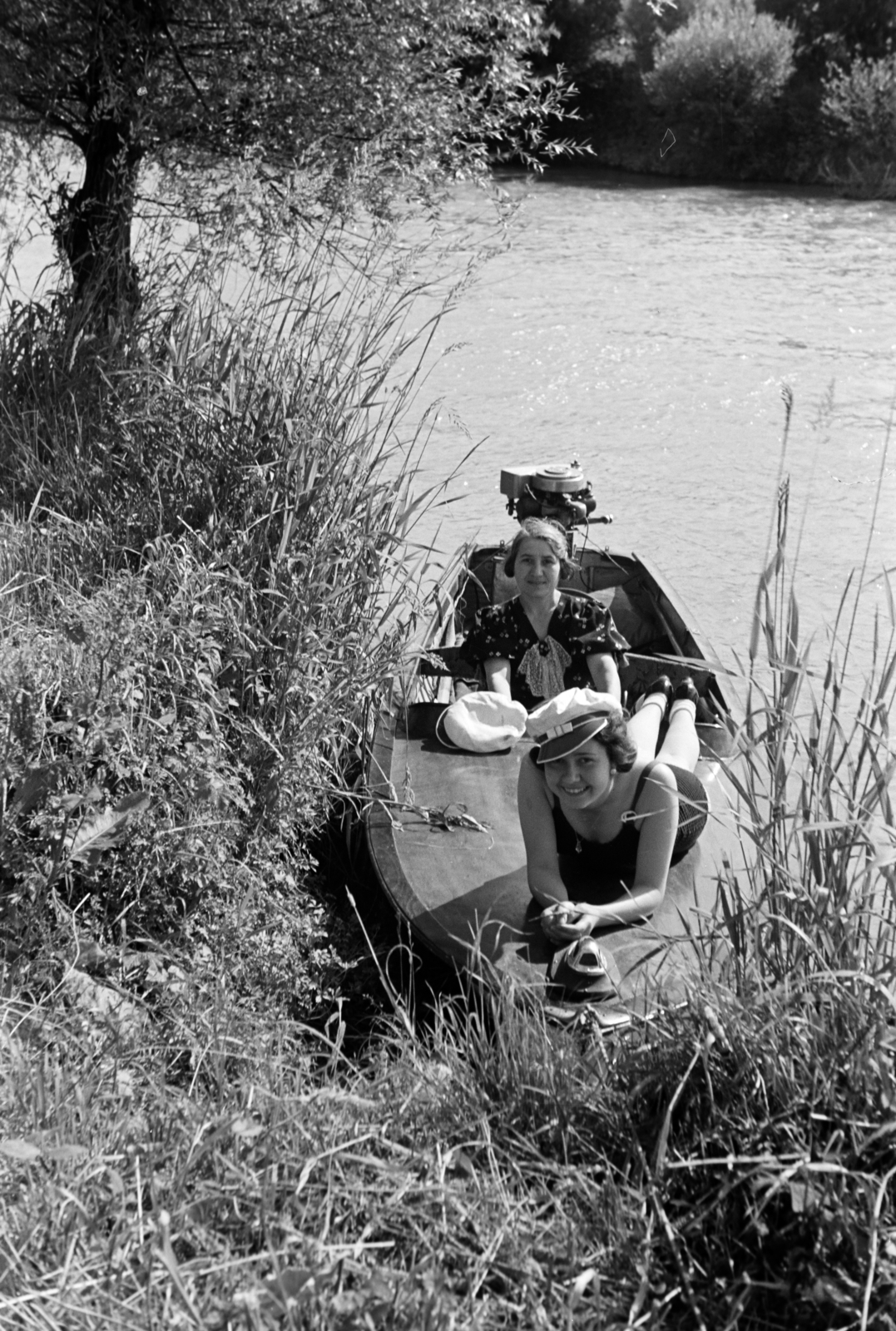 1941, Nagy István, lying on stomach, Fortepan #264554