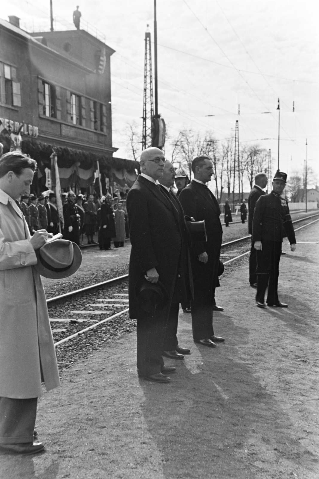 Magyarország, Hegyeshalom, vasútállomás, Wilhelm Miklas osztrák szövetségi elnök és feleségének díszes fogadtatása Budapestre történő utazásuk alkalmával., 1941, Nagy István, Nagy József, vasútállomás, Fortepan #264561