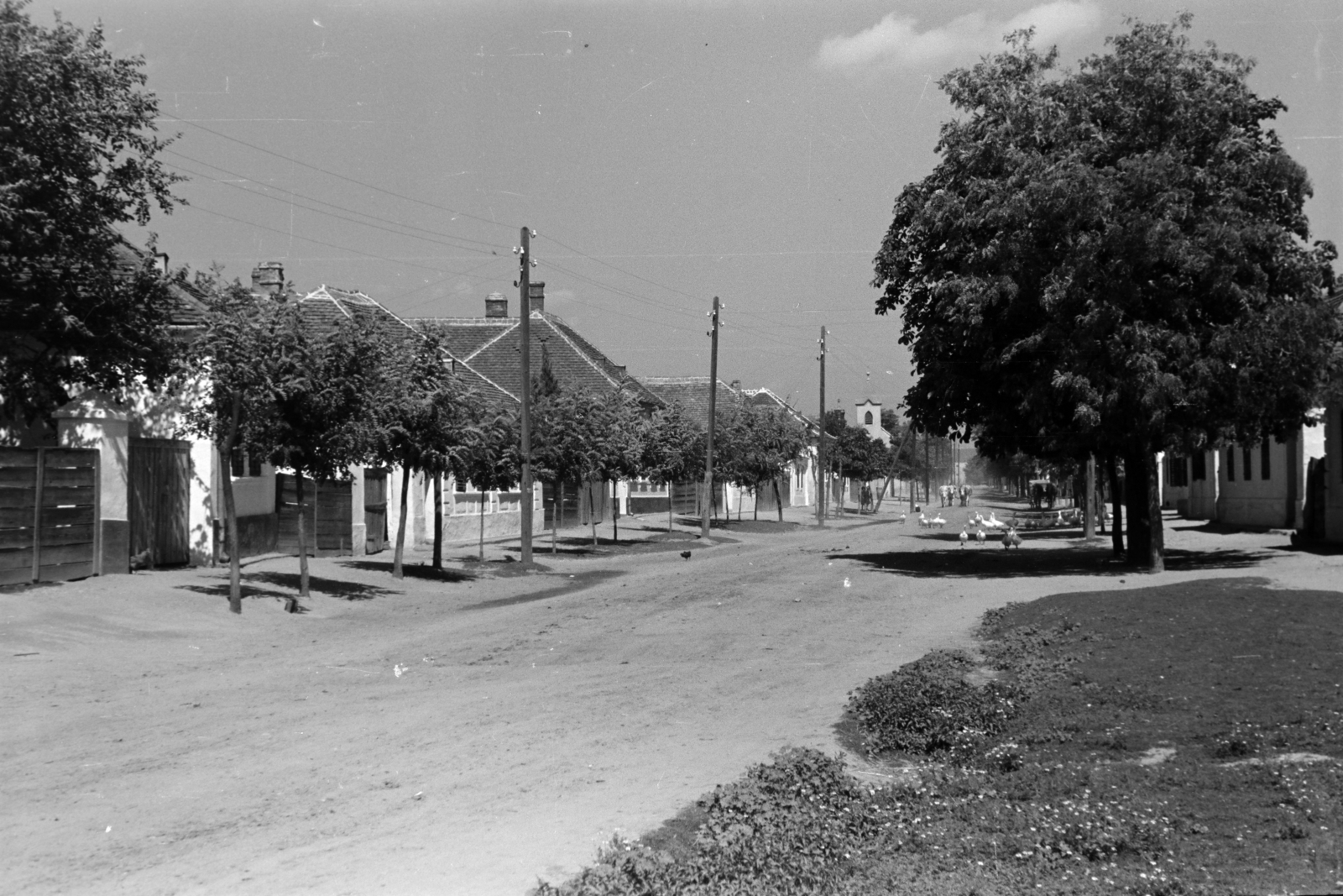 Hungary, Szombathely, Szőlős utca, szemben a szőlősi kápolna tornya., 1941, Nagy István, Fortepan #264575