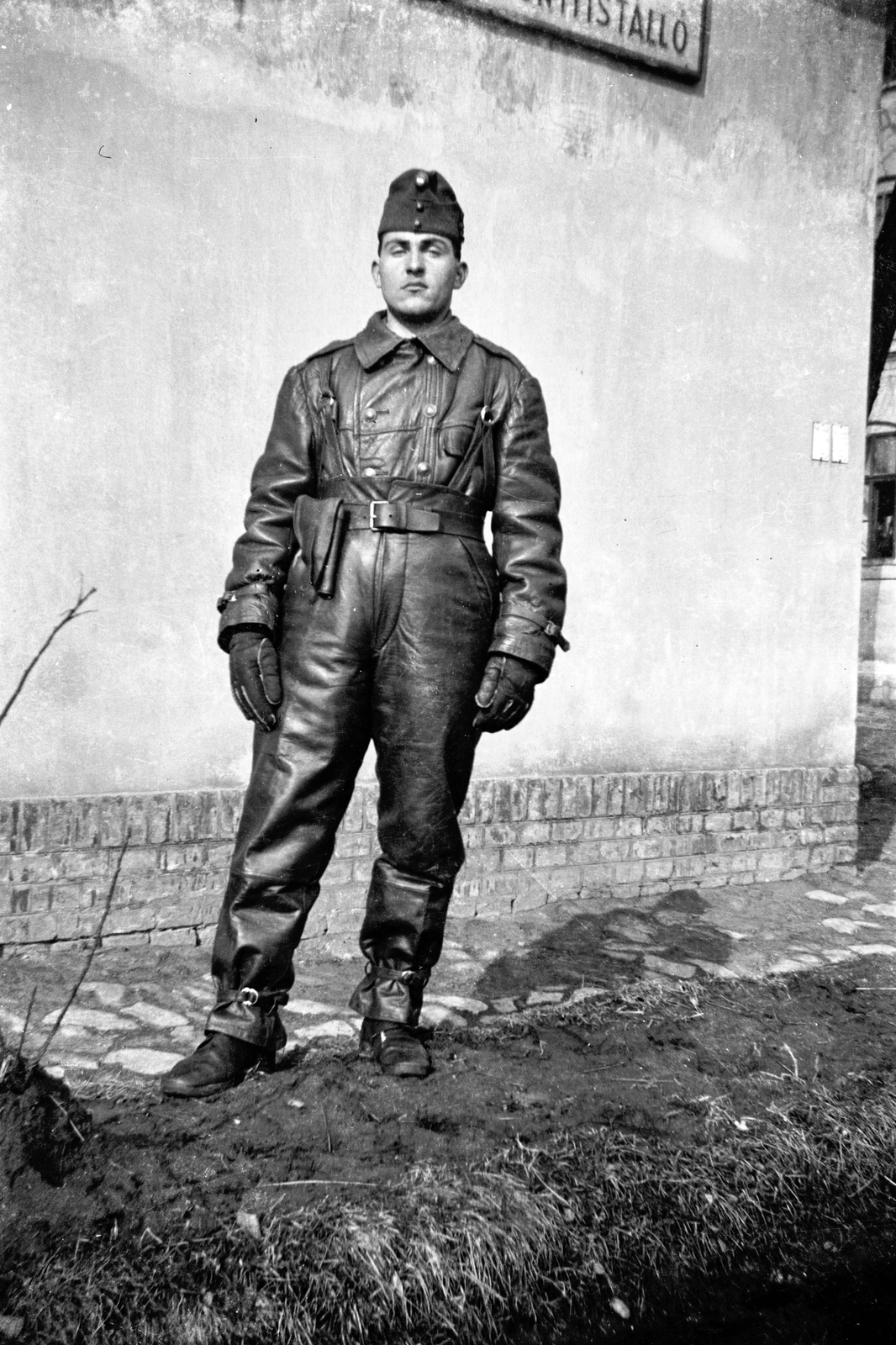 1942, Ladinek Viktor, soldier, portrait, leather jacket, leather pants, pistol holster, Fortepan #264611