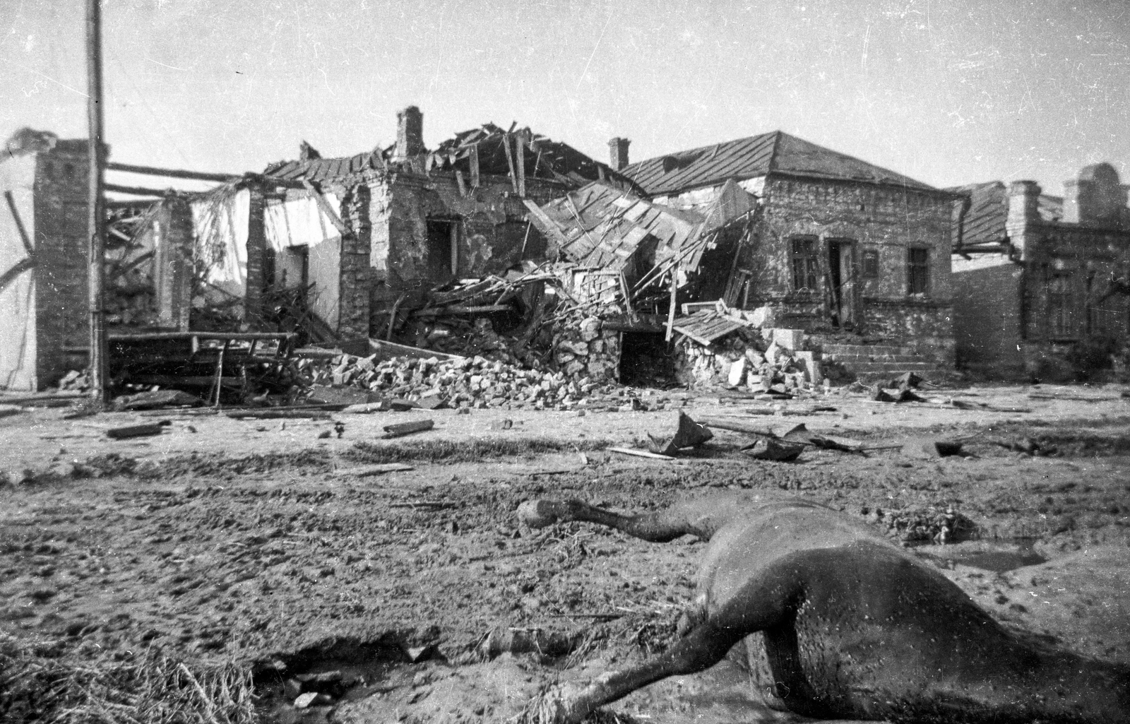 1942, Ladinek Viktor, eastern front, war damage, Fortepan #264668