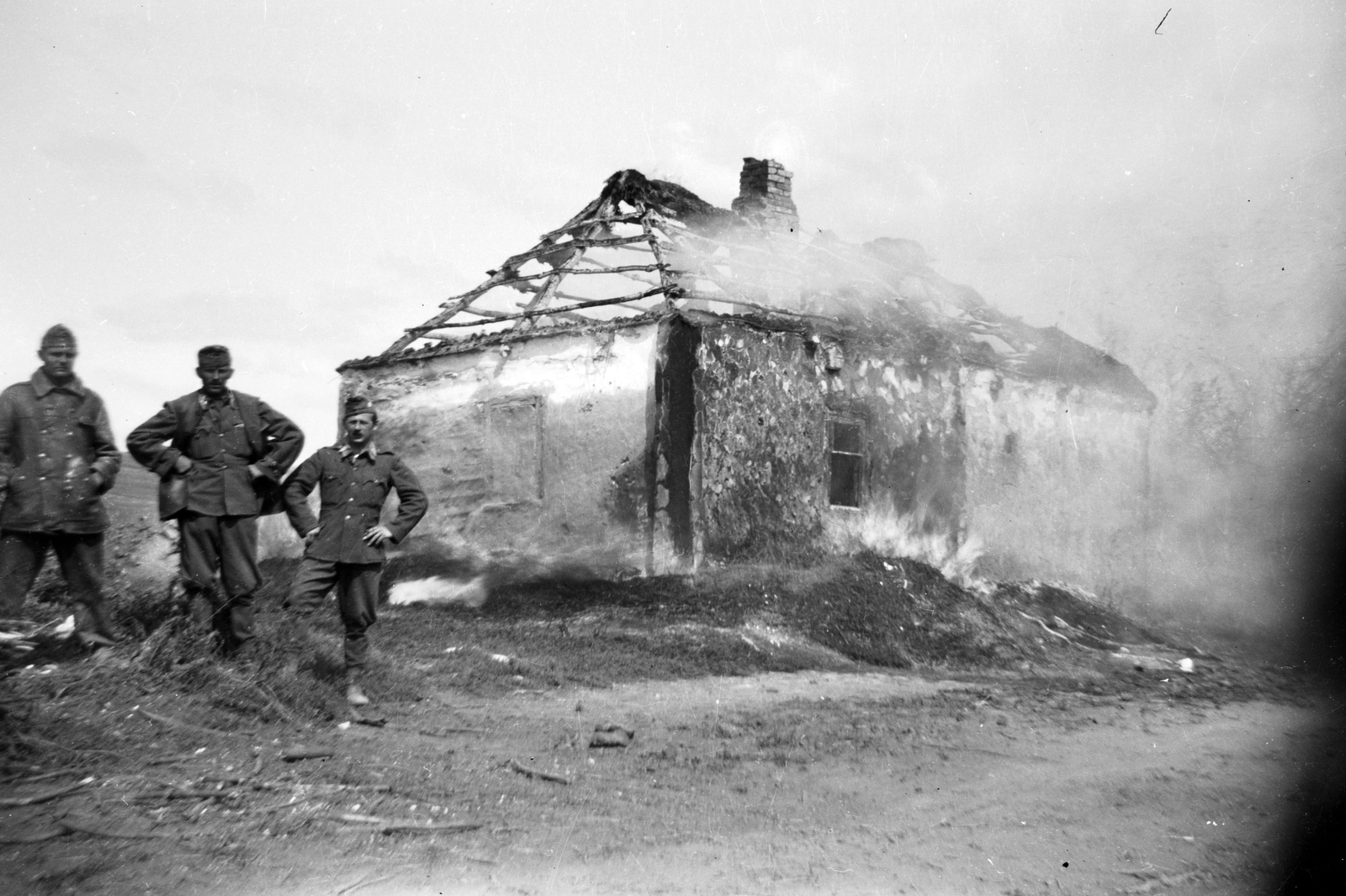 1942, Ladinek Viktor, eastern front, war damage, Fortepan #264703