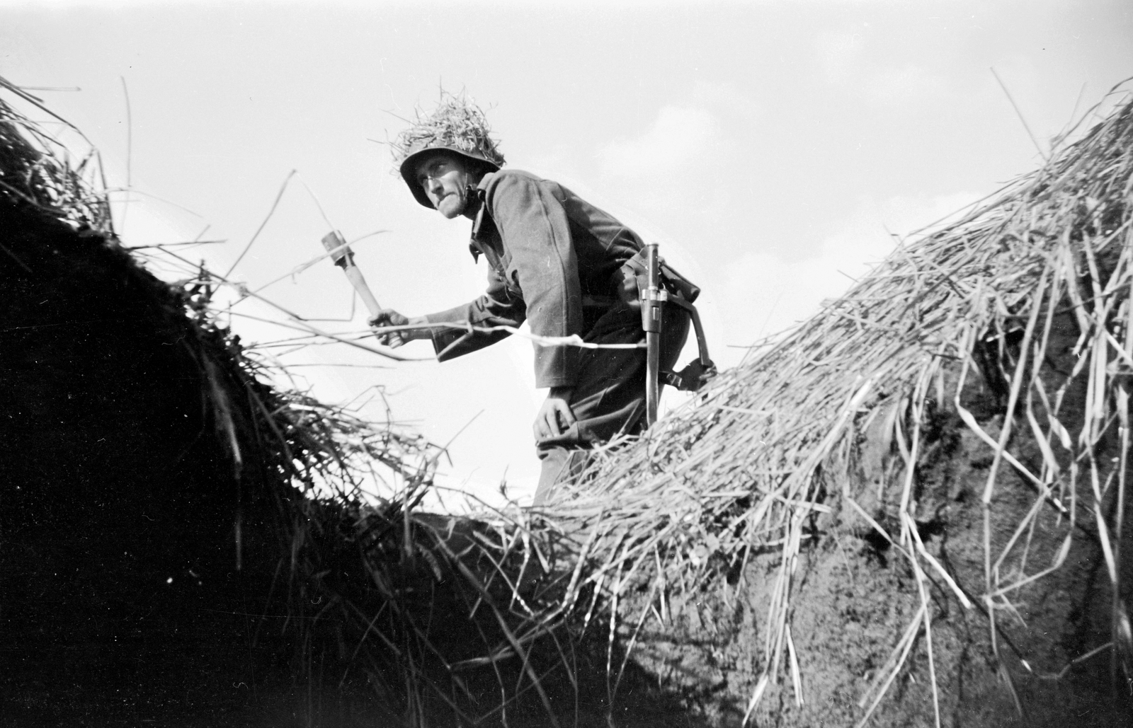 1942, Ladinek Viktor, soldier, helmet, bayonet, eastern front, bayonet, Fortepan #264721