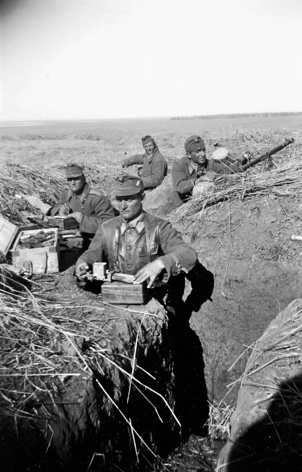 1942, Ladinek Viktor, keleti front, lövészárok, Fortepan #264724