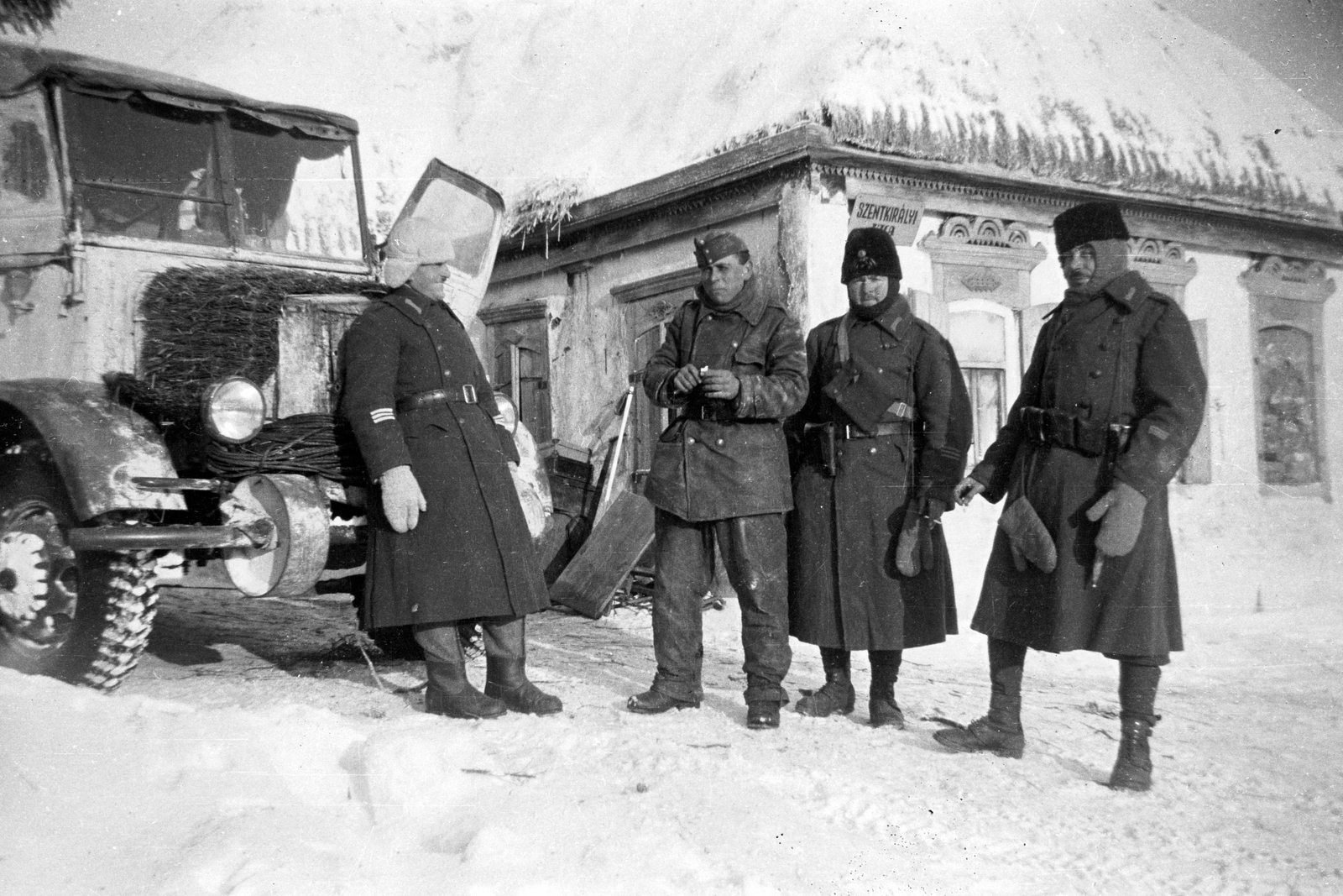 Russia, a 3. honvéd gépkocsizó lövészzászlóalj katonái., 1943, Ladinek Viktor, street name sign, Fortepan #264754