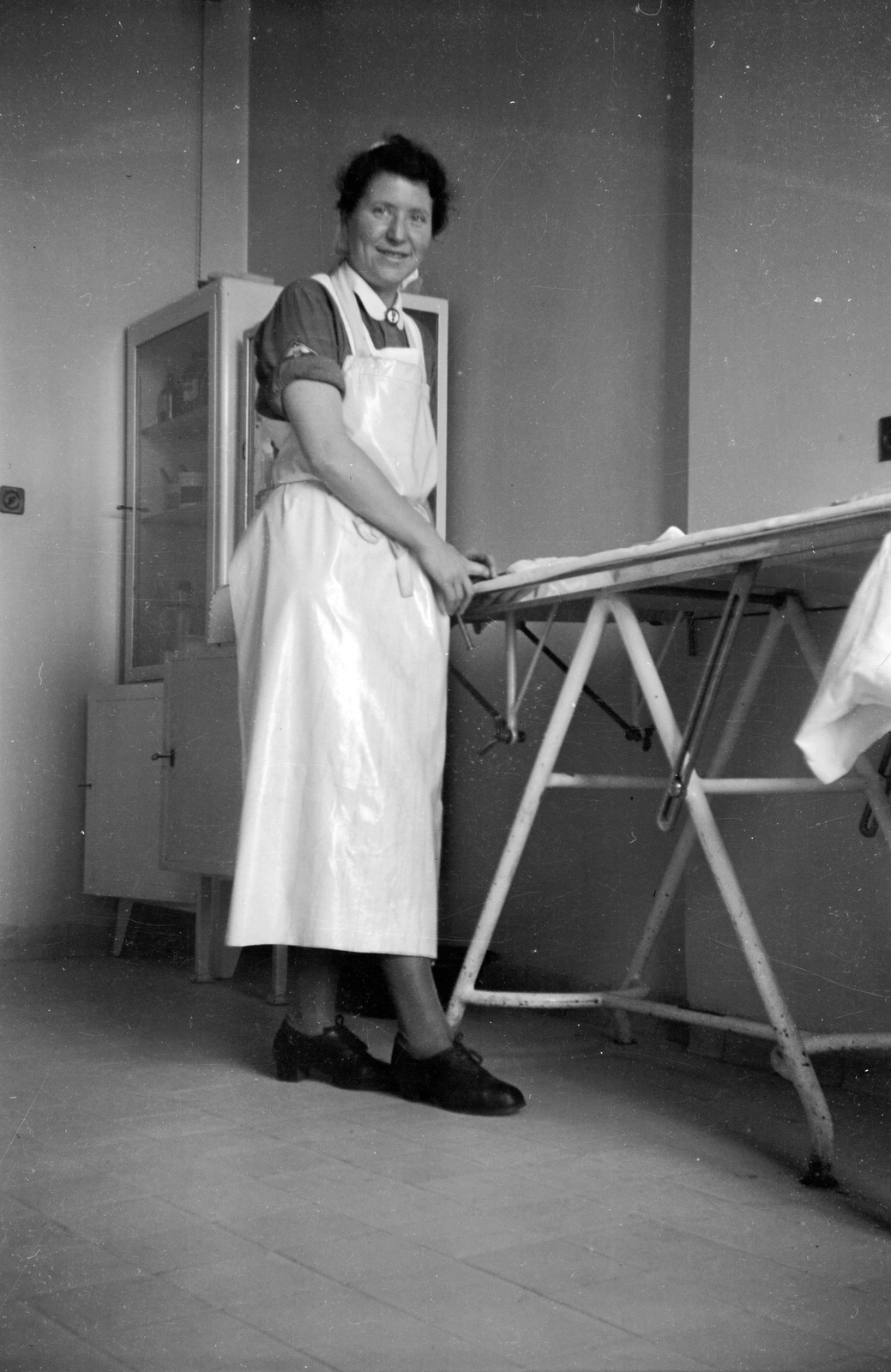 Hungary, Kaposvár, a felvétel az 533 számú hadikórházban készült., 1943, Ladinek Viktor, nurse, military healthcare facility, portrait, Fortepan #264801