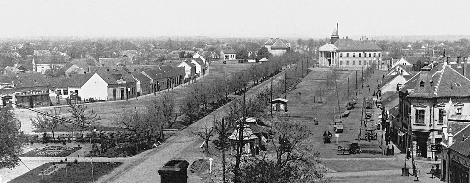 Magyarország, Dombóvár, Hunyadi tér, jobbra a Jókai utca torkolata, háttérben a Járásbíróság épülete., 1935, Erky-Nagy Tibor, látkép, középület, Fortepan #26490