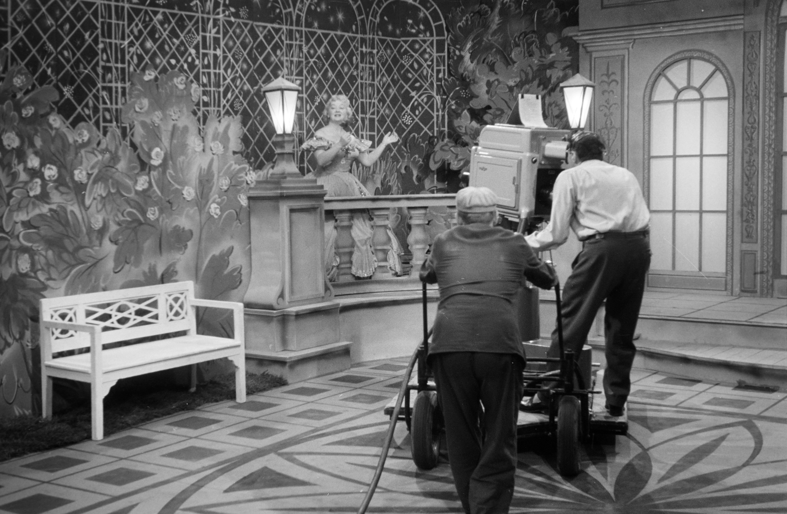 Hungary, Budapest V., az MTV stúdiója, Gyurkovics Mária operaénekesnő., 1959, Horváth József, Budapest, filming, cameraman, Fortepan #264951