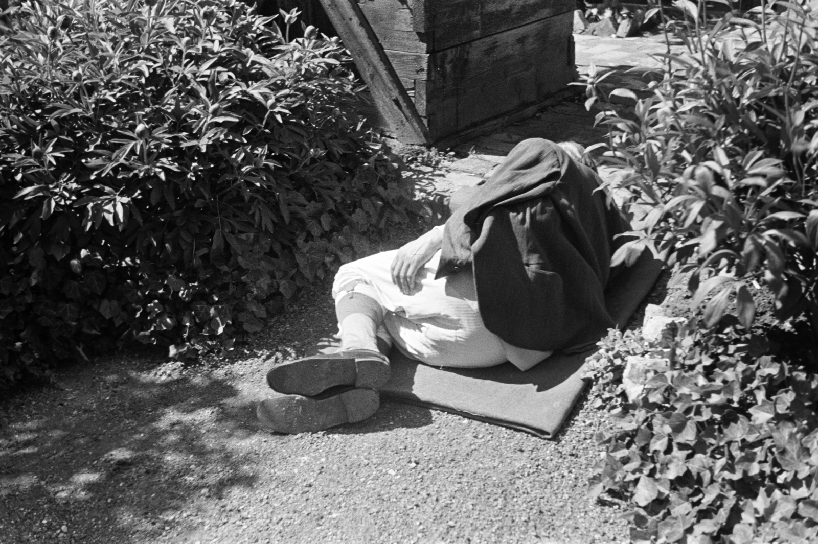 1940, Horváth József, sleeping, relaxation, garter, Fortepan #265044