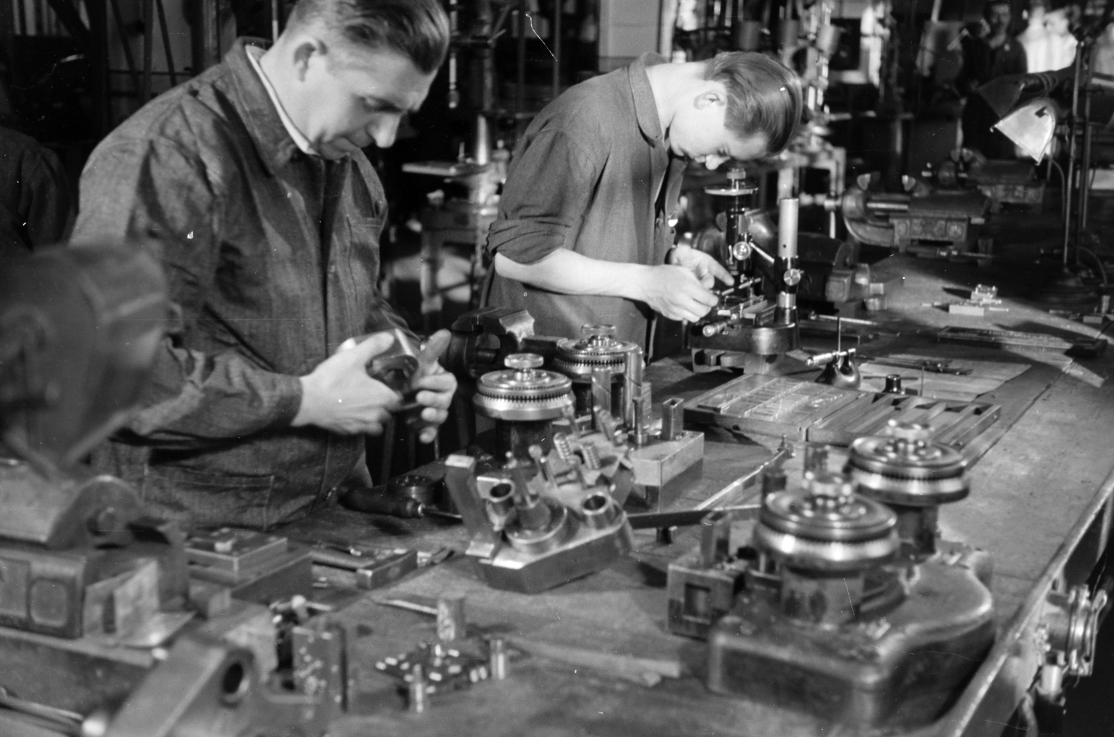 Hungary, Budapest XI., Fehérvári út 70., a Standard Villamossági Rt. (később BHG, Beloiannisz Híradástechnikai Gyár, majd BHG Hiradástechnikai Vállalat)., 1942, Horváth József, Budapest, Fortepan #265080