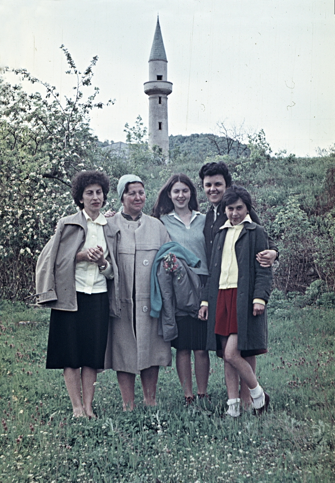 Romania, Ada Kaleh, 1964, Erky-Nagy Tibor, colorful, tableau, smile, women, spring, girl, blossoming, mosque, Fortepan #26516