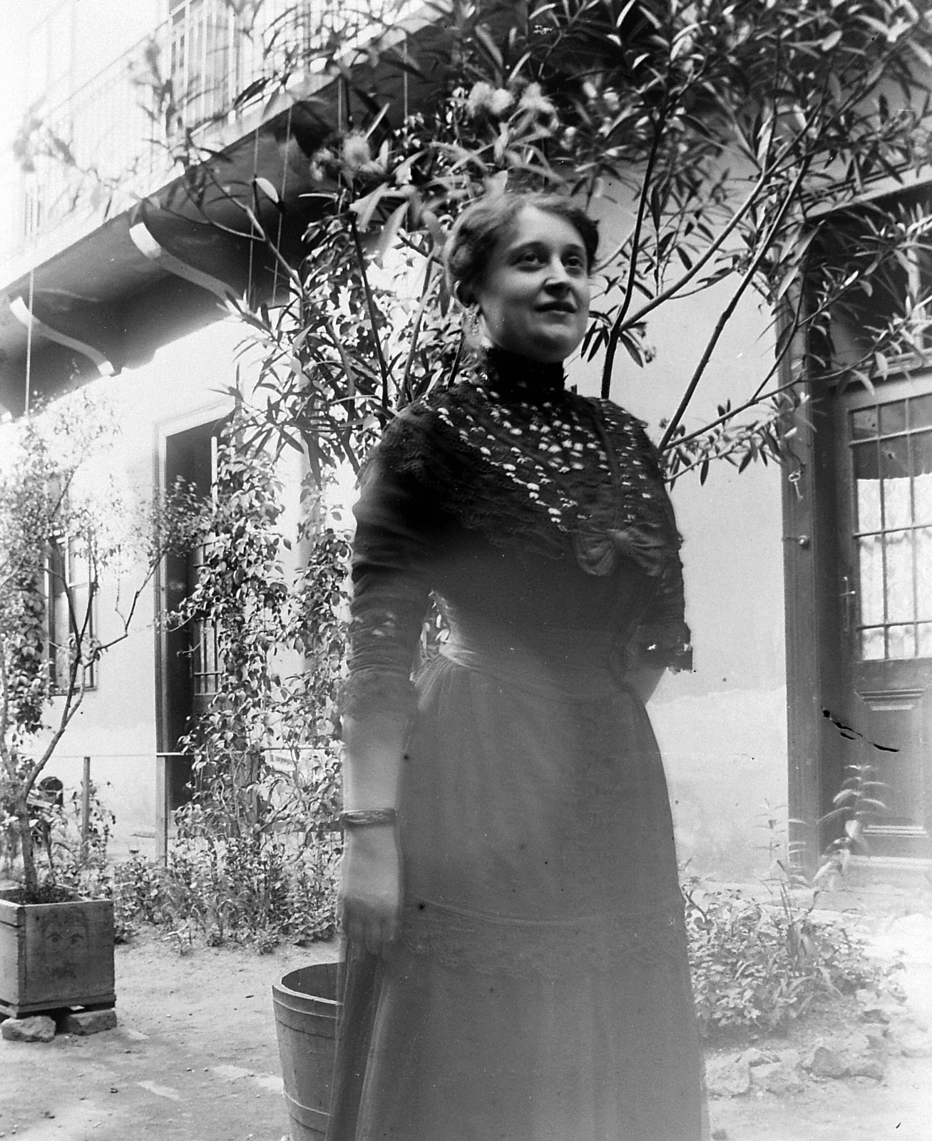 1916, Fortepan, yard, summer, woman, oleander, Fortepan #2652