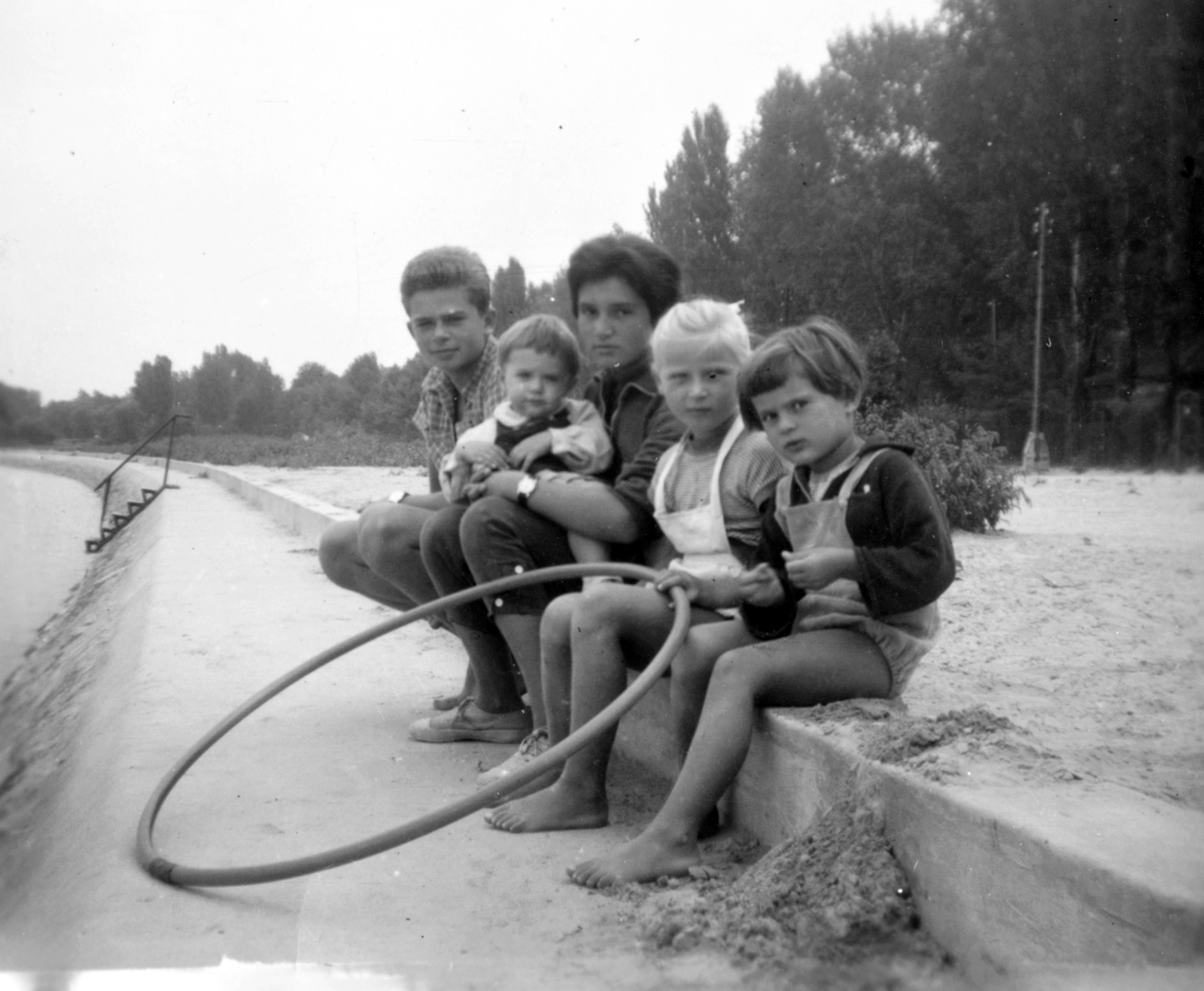 1960, Pohl Pálma, beach, kids, hula hoop, Fortepan #26538