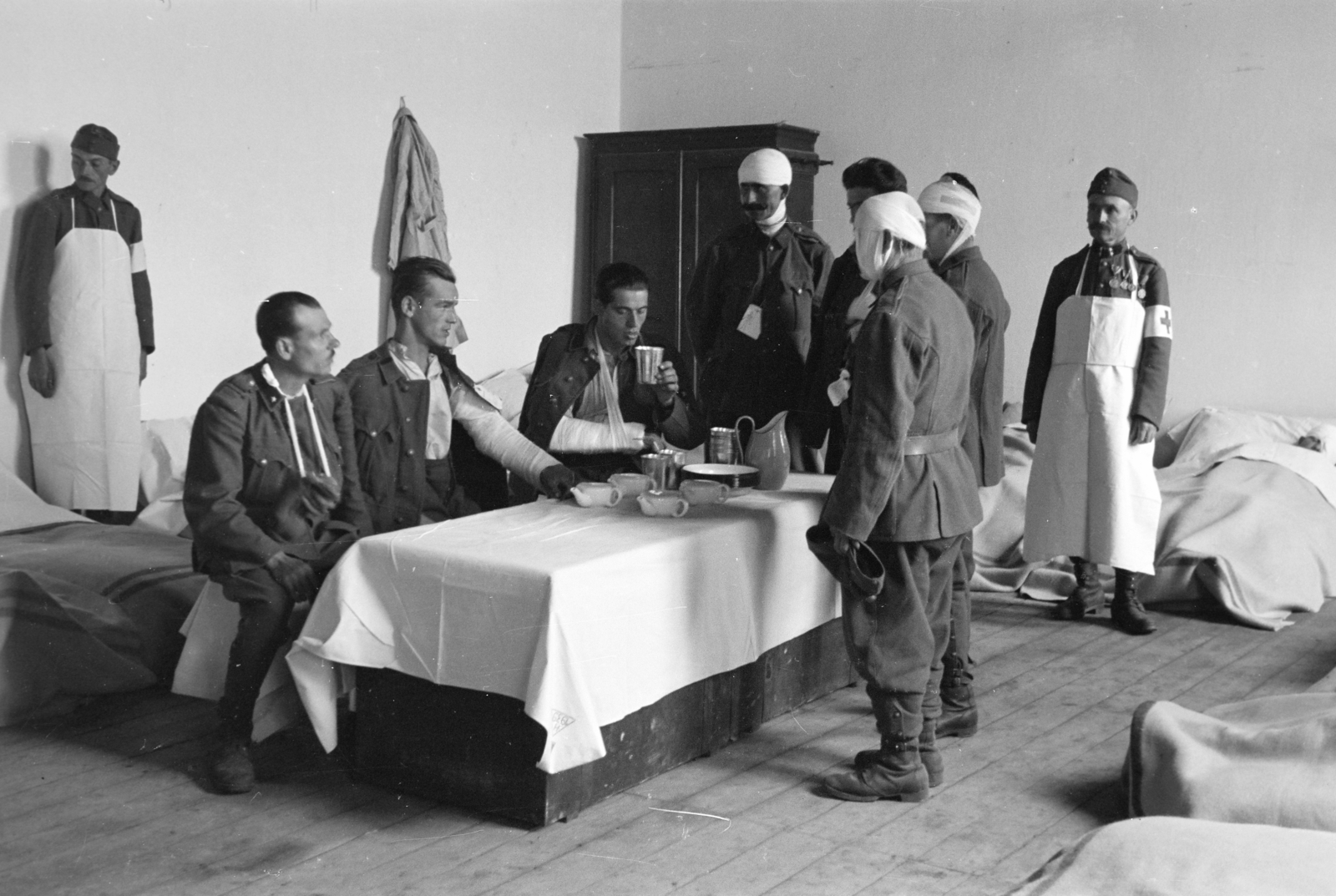 1940, Horváth József, healthcare, wounded, Fortepan #265493