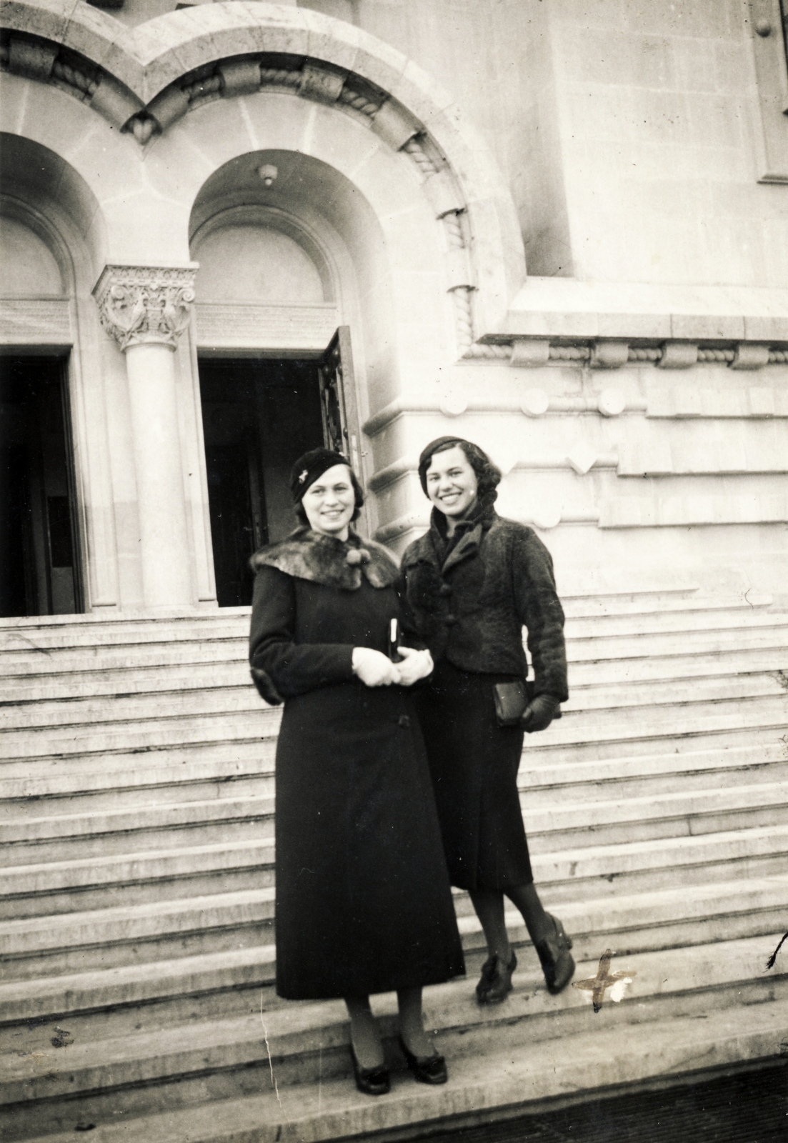 Romania,Transylvania, Cluj-Napoca, Ortodox katedrális., 1940, Kösztler Ildikó, women, Fortepan #26560