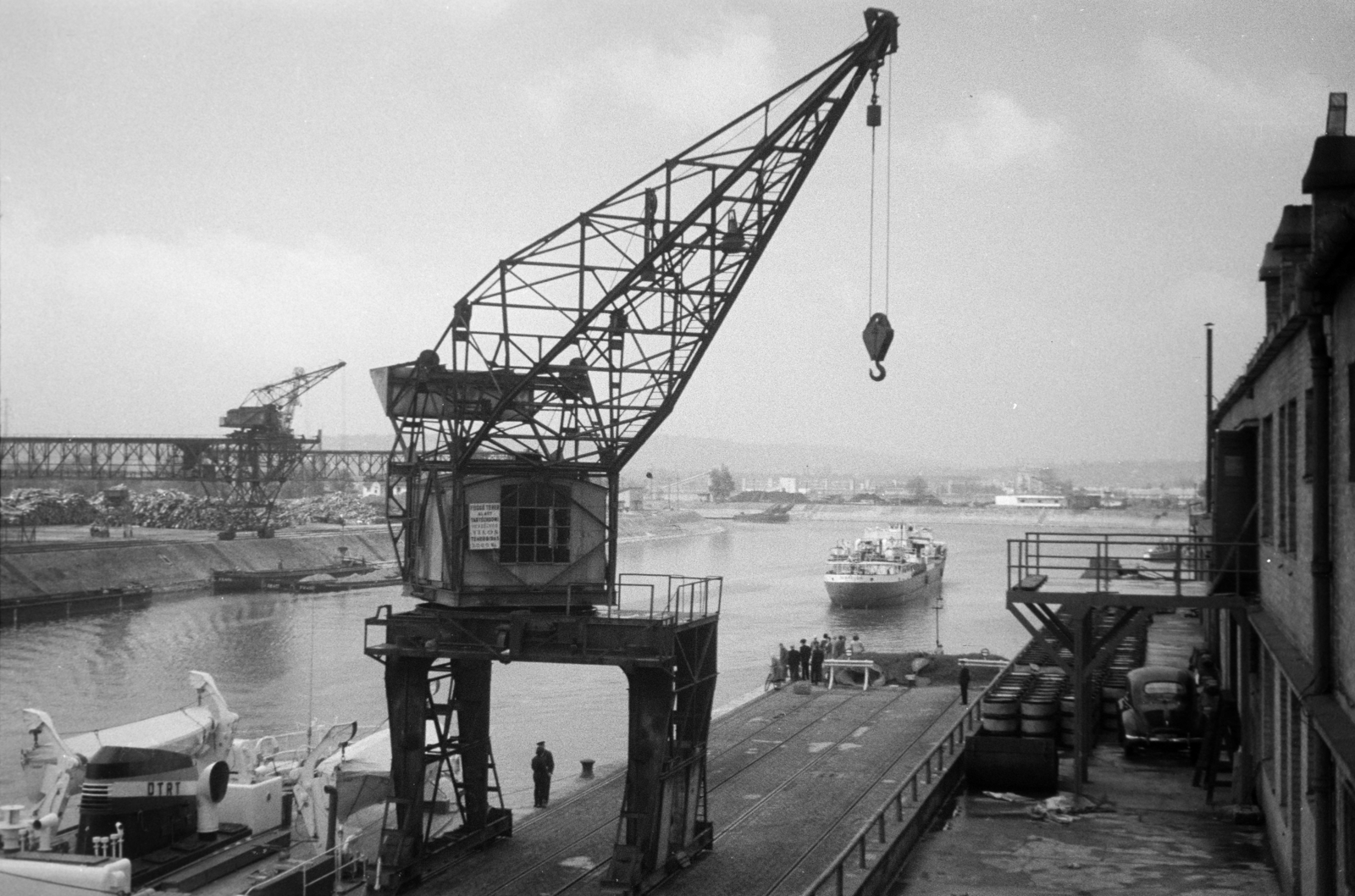 Magyarország, Csepeli Szabadkikötő, Budapest XXI., 1961, Horváth József, kikötő, daru, Budapest, Fortepan #265721