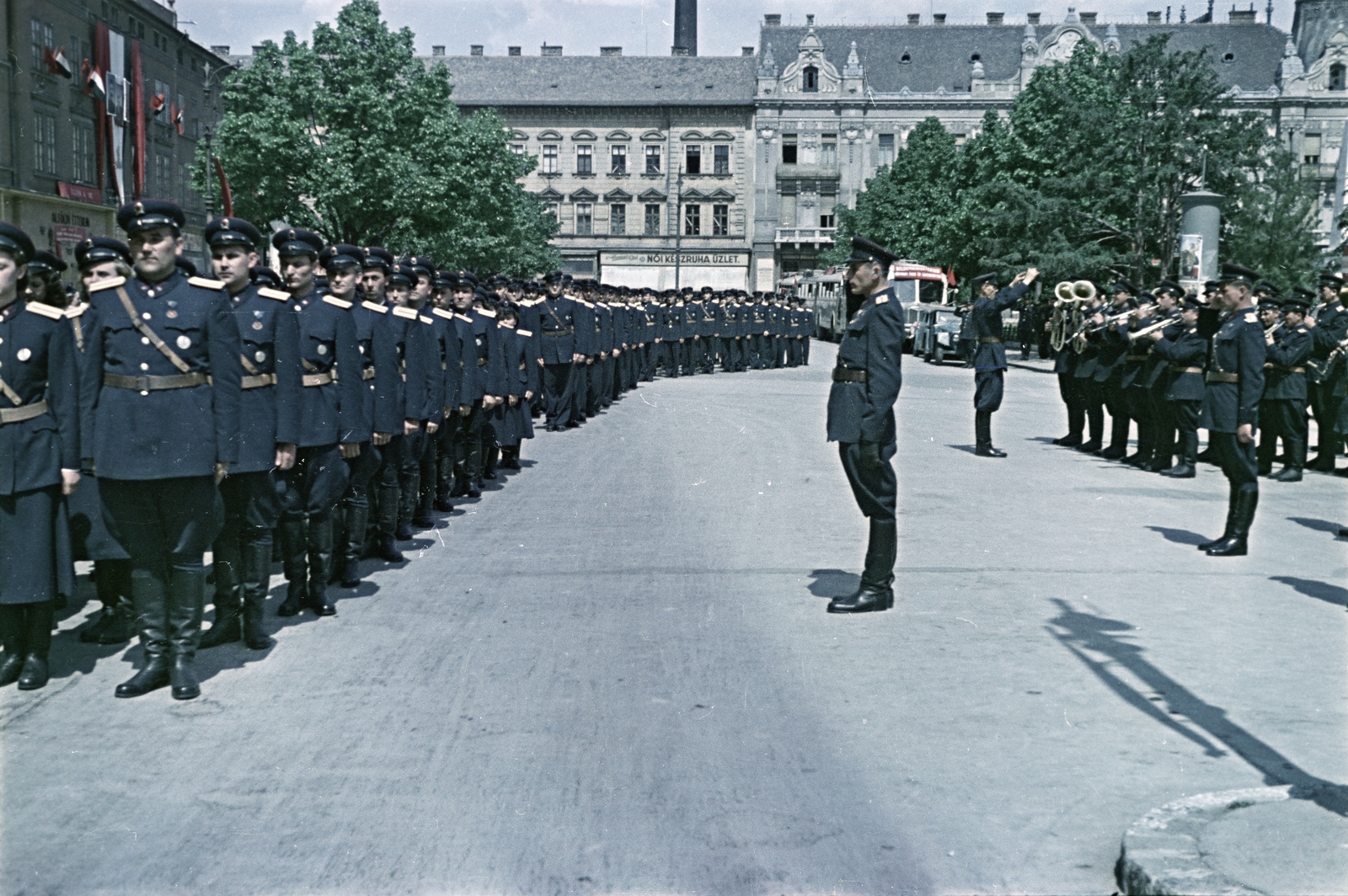 Hungary, Szeged, Széchenyi tér, balra a Városháza., 1953, Horváth József, colorful, military band, Fortepan #265748