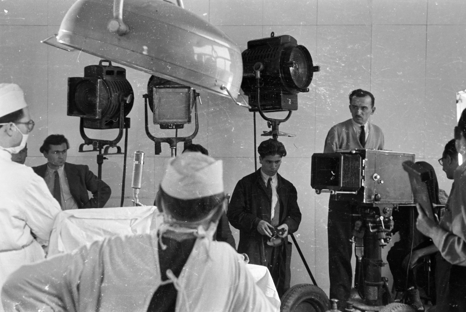 1959, Horváth József, filming, movie camera, doctor, operating room, Fortepan #265777