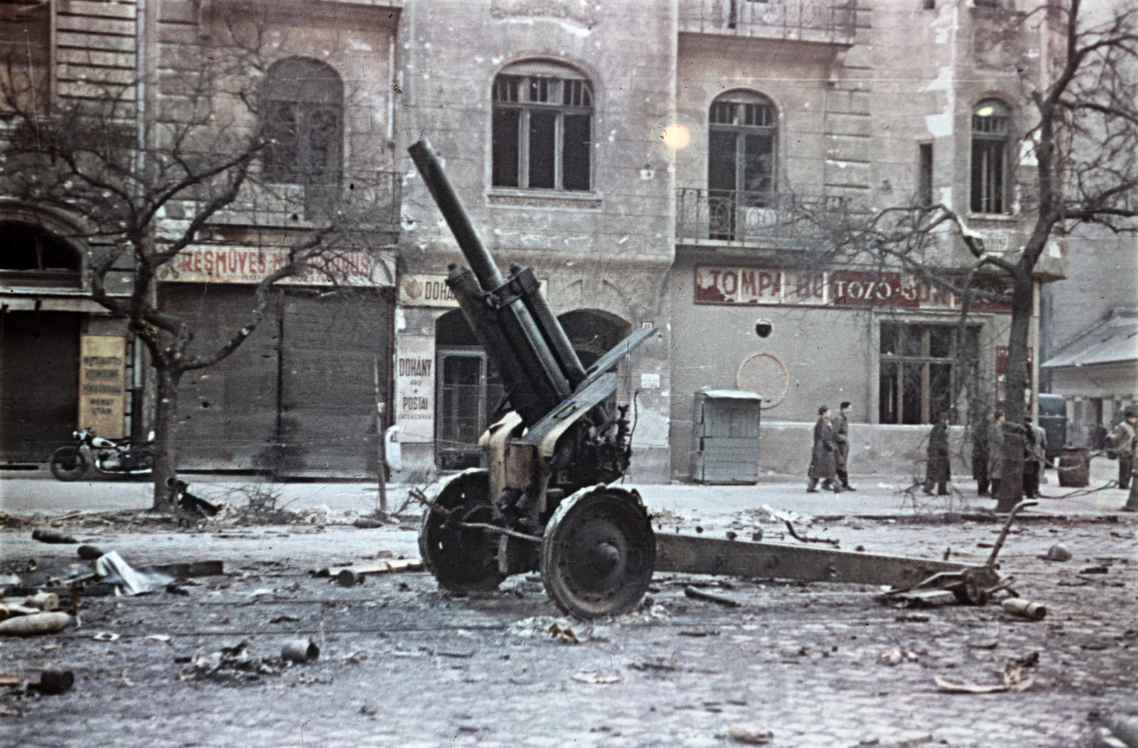 Hungary, Budapest IX., Ferenc körút, 38M. 122 mm-es szovjet tarack, jobbra a Tompa utca torkolata., 1956, Horváth József, Best of, assault gun, Budapest, revolution, colorful, Fortepan #265792