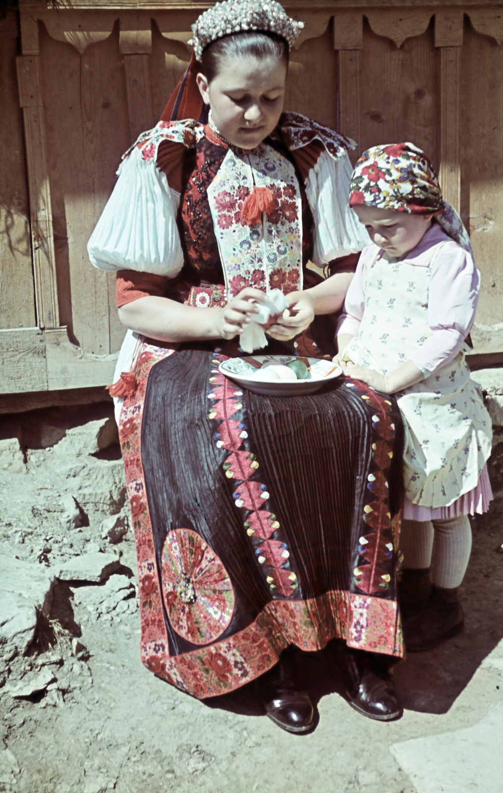 1940, Horváth József, colorful, folk costume, girl, mother, Fortepan #265834