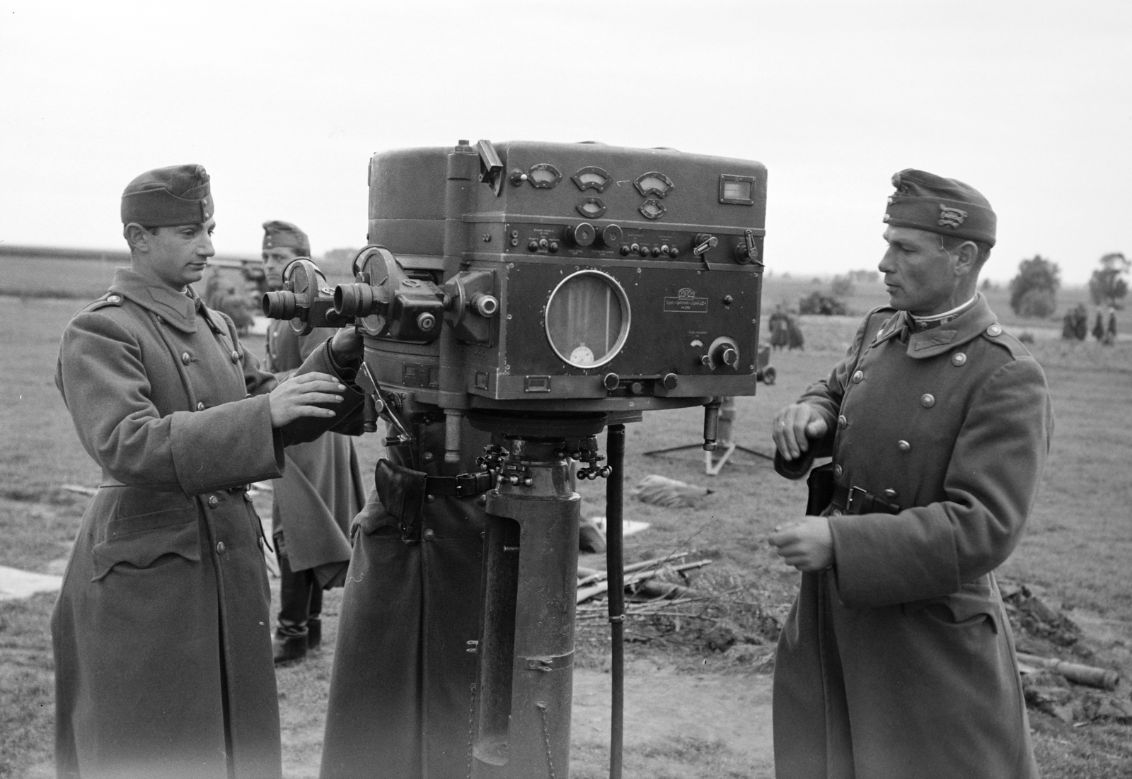 Hungary, Fertőd, (Eszterháza), a Magyar Királyi Honvédség légvédelmi tüzérségének nagyszabású gyakorlata. Gamma–Juhász lőelemképző., 1939, Horváth József, air defense, fire control equipment, Gamma-brand, Fortepan #265939