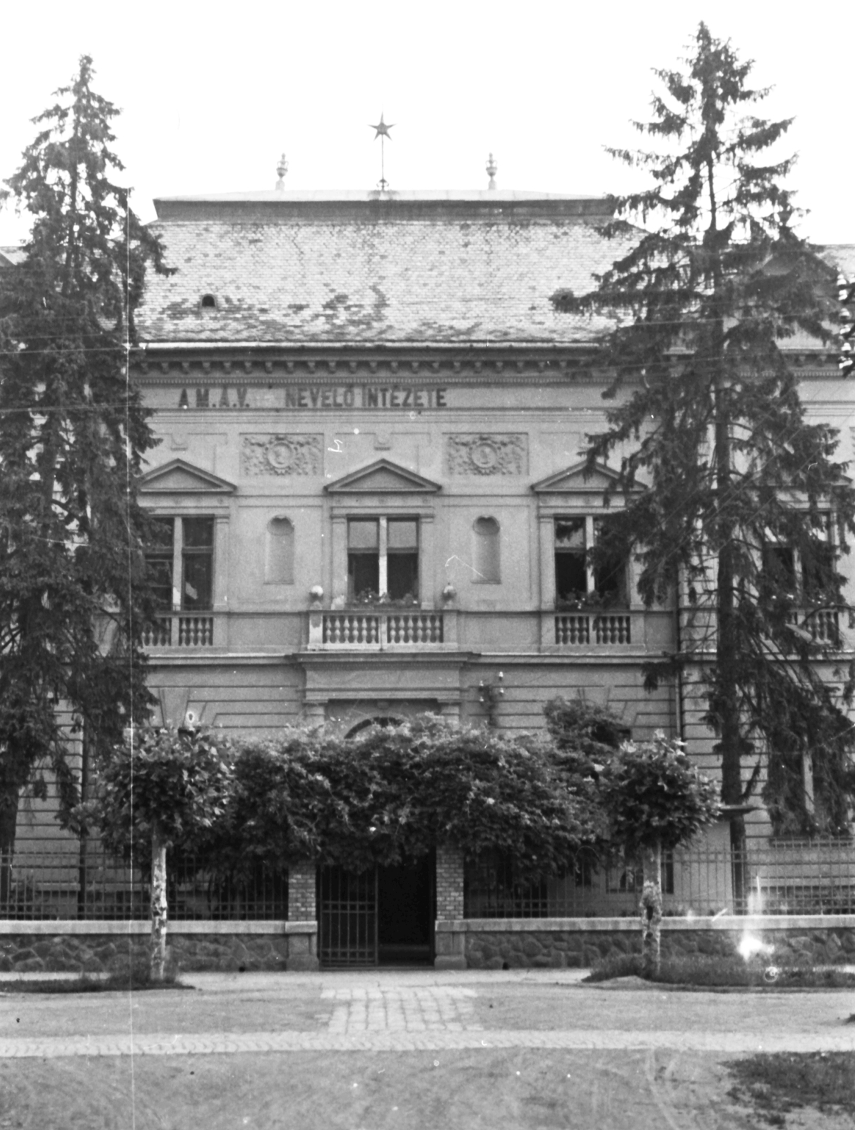 Hungary, Kaposvár, MÁV Nevelőintézet., 1955, Baráth Endre, public building, architectural ornament, Fortepan #26594