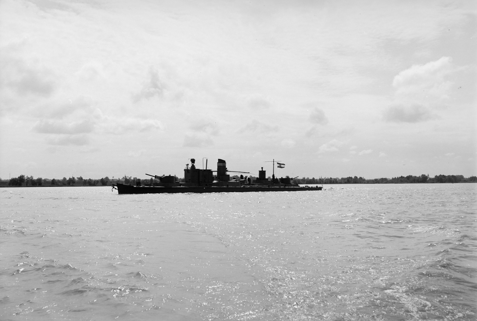 Hungary, a Magyar Királyi Folyamőrség őrnaszádja, a Győr lőgyakorlaton a Dunán., 1940, Horváth József, warship, river guard, Fortepan #266023