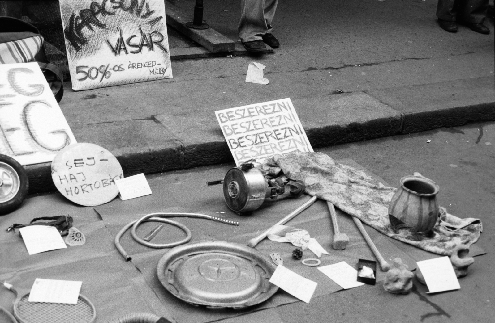 Magyarország, Budapest V., Váci utca, a felvétel a 18-as számú ház előtt készült., 1978, Vízkelety László, Budapest, Fortepan #266119