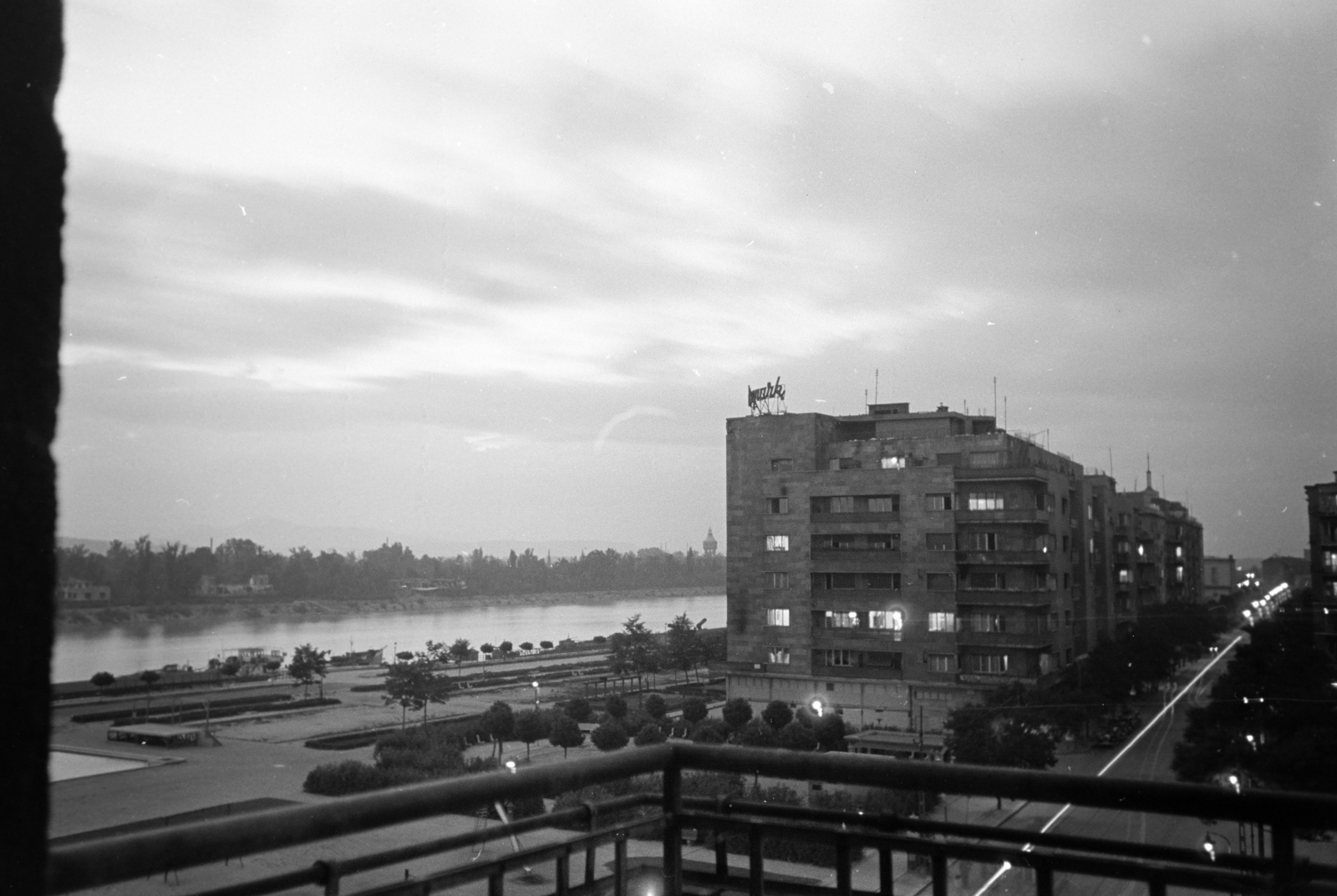 Hungary, Budapest XIII., Szent István park, kilátás a 14-es számú házból a Duna és a Margitsziget felé., 1946, Vízkelety László, Béla Hofstätter-design, Ferenc Domány-design, Budapest, Fortepan #266176