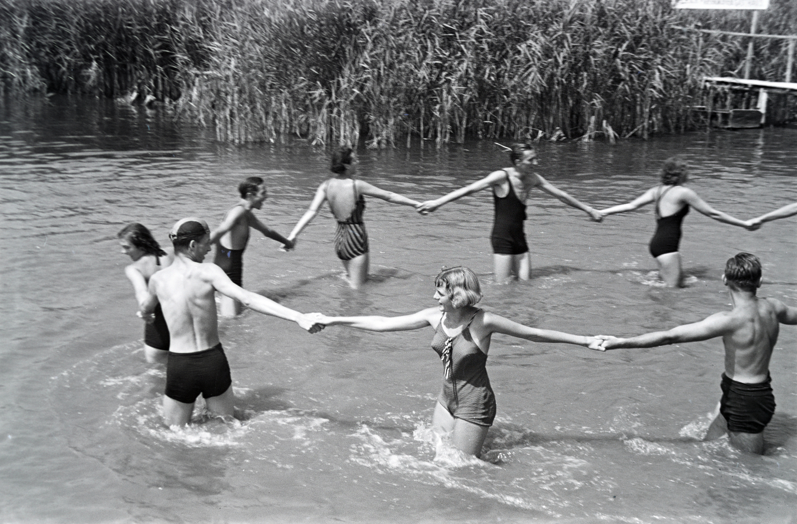 Hungary, Gyenesdiás, Alsógyenes, a felvétel a strandon készült., 1942, Vízkelety László, Fortepan #266193