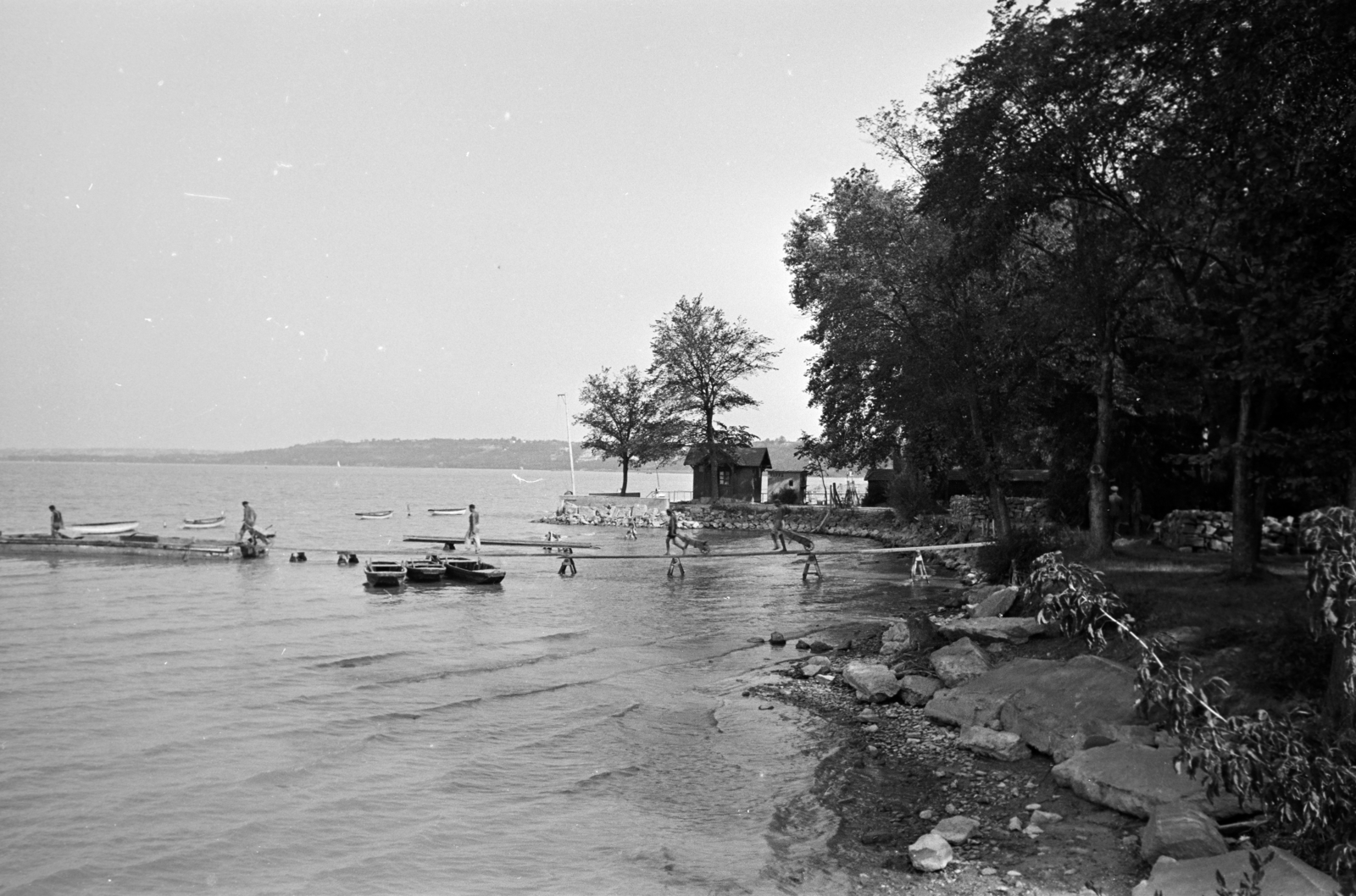 Hungary, Balatonvilágos, Balatonaliga, háttérben a kenesei löszfal látható., 1942, Vízkelety László, Fortepan #266225