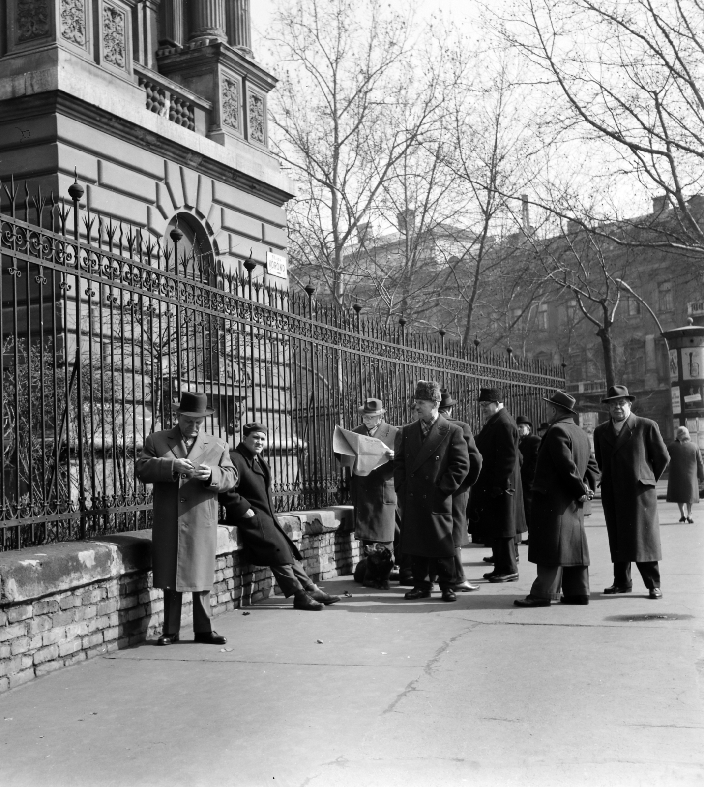 Hungary, Budapest VI., Kodály körönd (Körönd) 4. az Andrássy út sarkán., 1963, Szilvási hagyaték, Budapest, Fortepan #266386