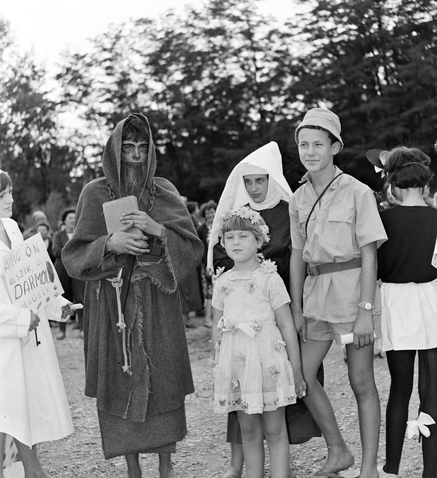 Hungary, Szigetmonostor, Horány, a Vörös Meteor Erdei Telep előtti Duna-part, karnevál., 1966, Szilvási hagyaték, carnival, Fortepan #266435