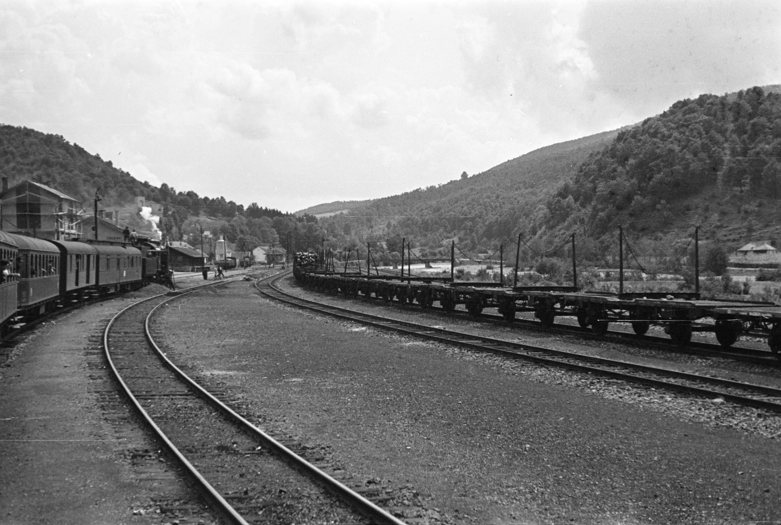Romania,Transylvania, Ciucea, vasútállomás., 1940, Ábrahám Katalin és László, train station, Fortepan #266570
