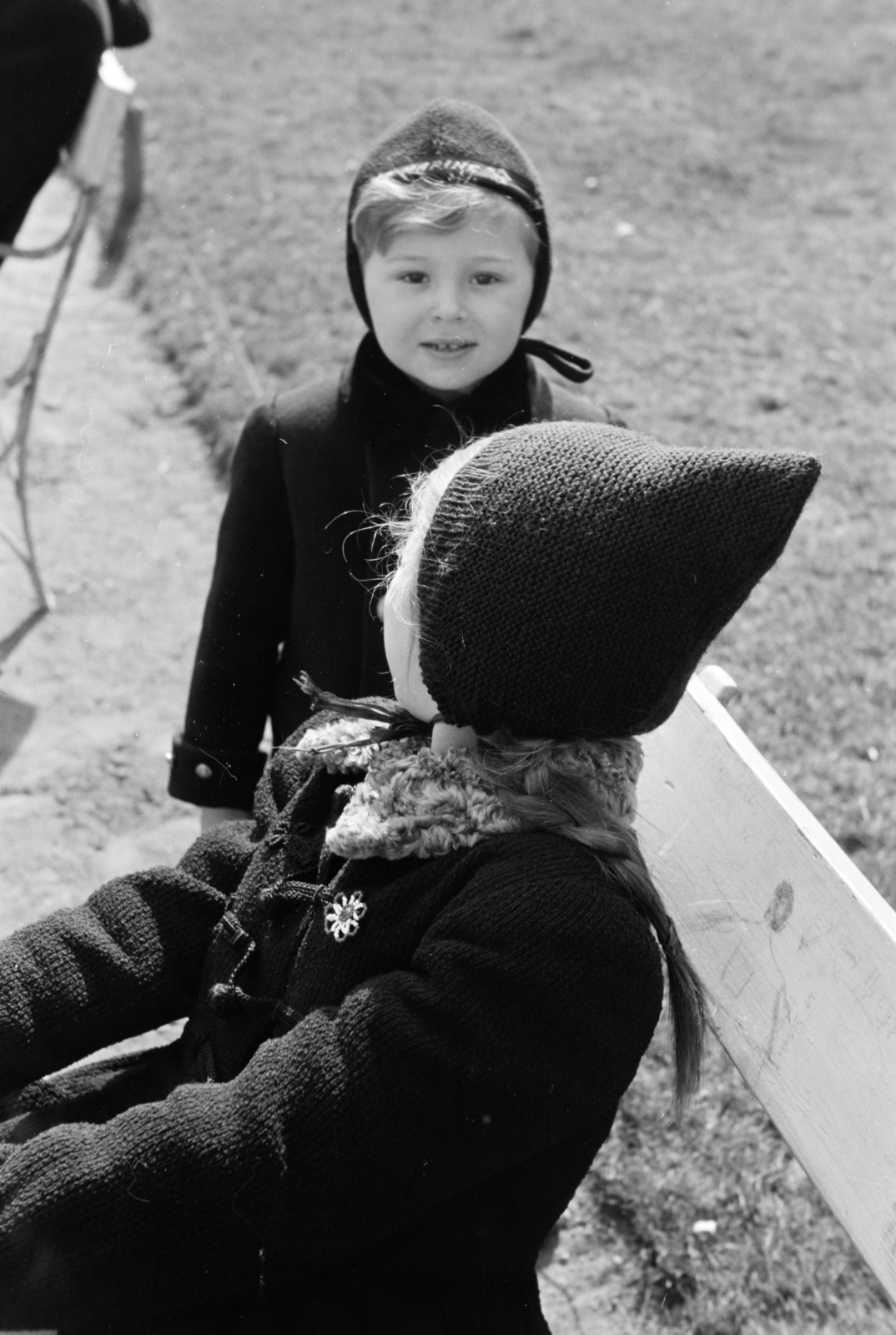 1940, Ábrahám Katalin és László, cap, coat, Fortepan #266577