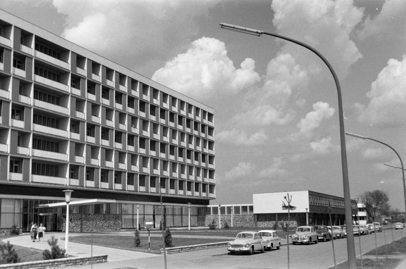 Hungary, Hajdúszoboszló, Mátyás király sétány 10. (Lenin utca), SZOT Béke Gyógyüdülő., 1967, Ábrahám Katalin és László, Fortepan #266592