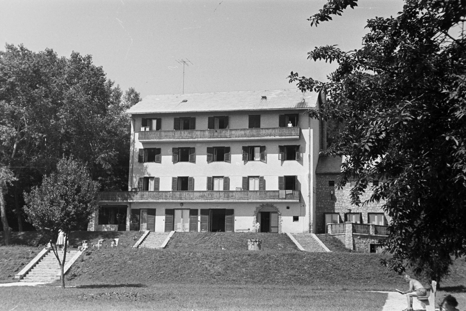 Hungary, Leányfalu, Móricz Zsigmond út 97., SZOT Építőmunkás üdülő., 1957, Ábrahám Katalin és László, building, Fortepan #266720