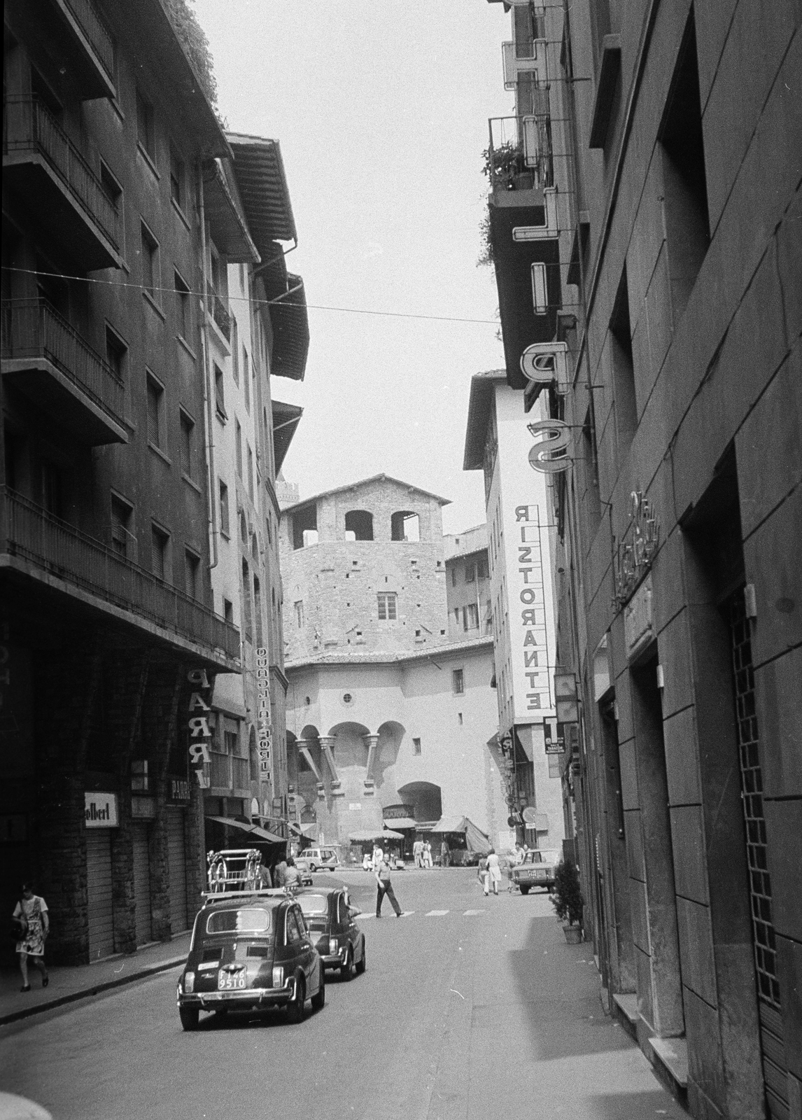 Italy, Florence, Via de' Guicciardini, szemben a Torre dei Mannelli., 1970, Vimola Károly, Fortepan #266915