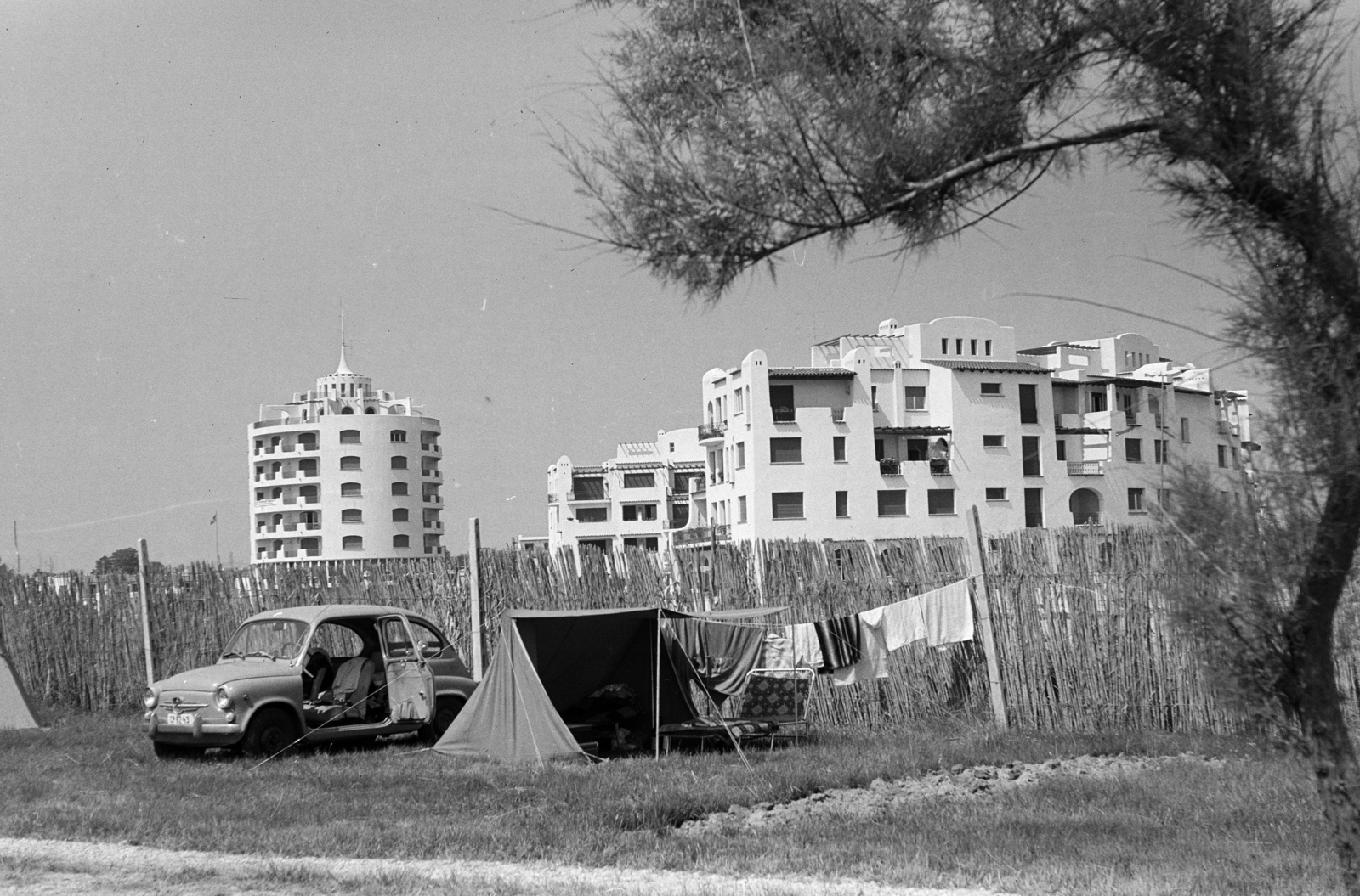 Olaszország,Adria, Misano Adriatico, tengerpart, vadkemping., 1974, Vimola Károly, Best of, rendszám, Fortepan #266924