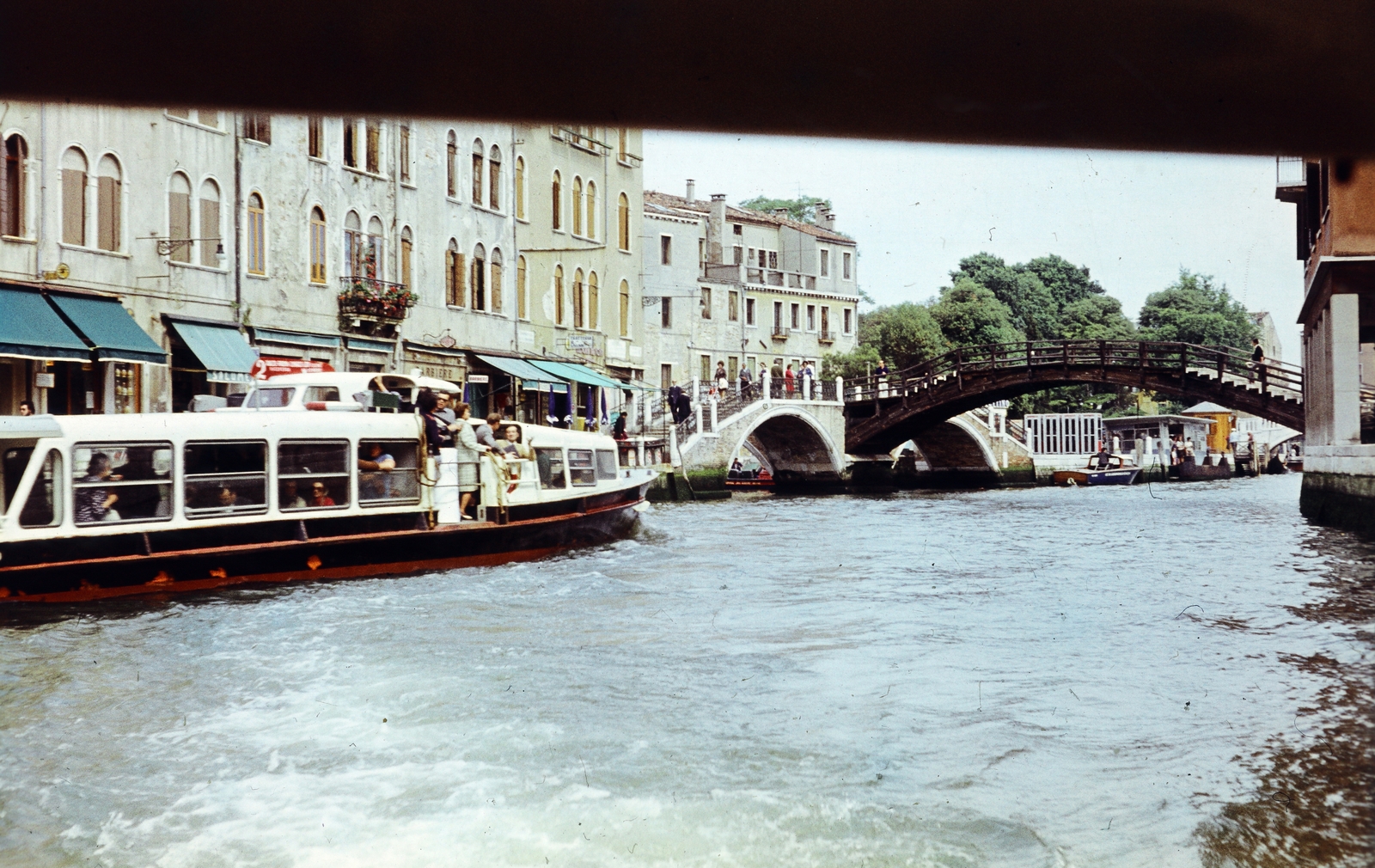 Olaszország, Velence, Rio Novo, felette a Ponte dei Tre Ponti., 1974, Vimola Károly, színes, Fortepan #266989