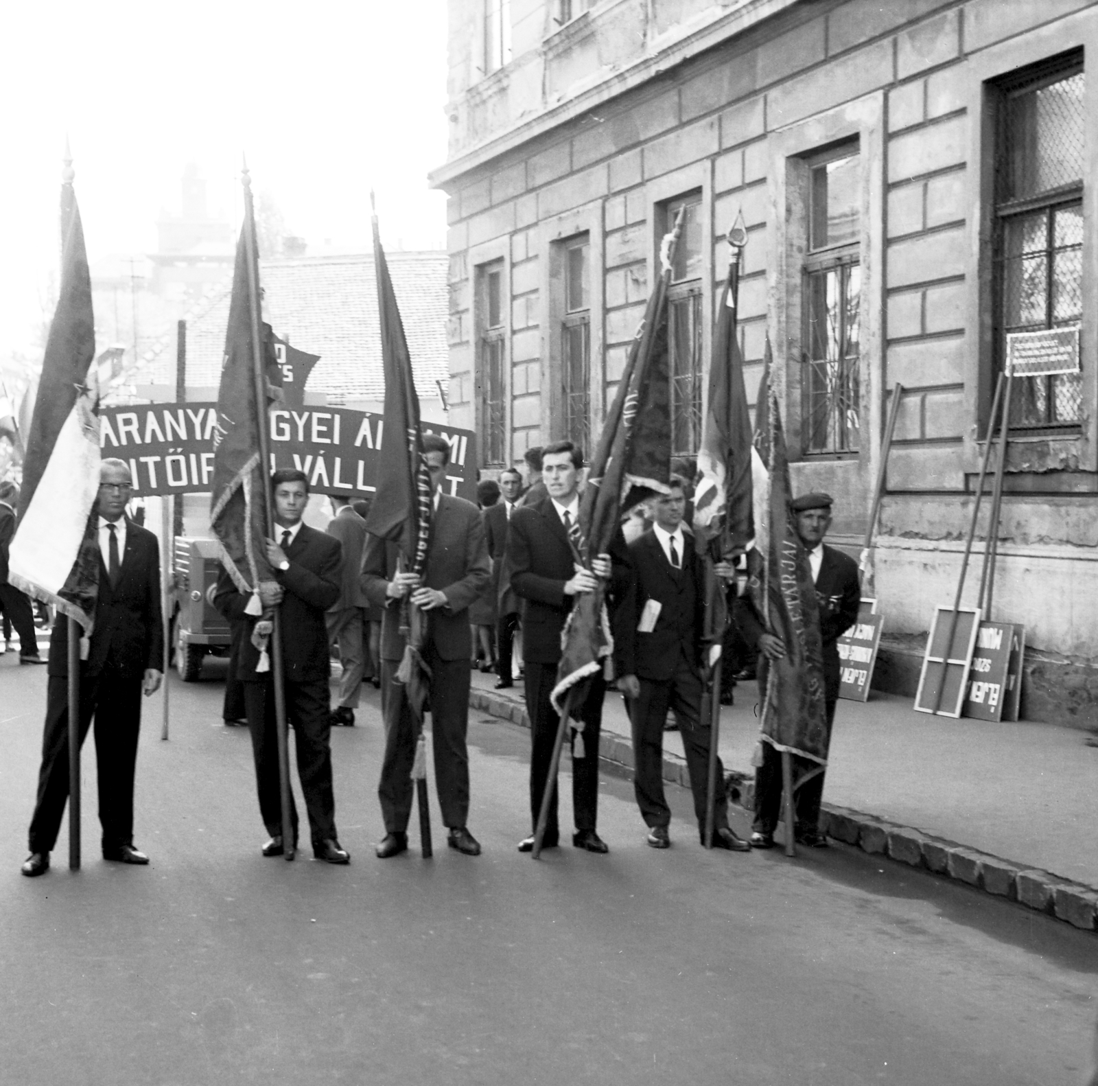 1967, Pluhár Gábor, banner, flag, march, Fortepan #267034