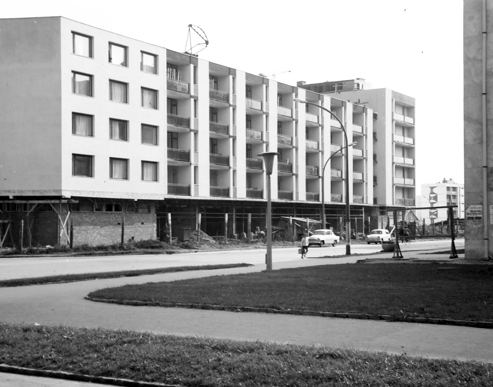 Hungary, Uránváros, Pécs, Kőrösi Csoma Sándor utca, szemben az Ybl Miklós utca Veress Endre utca felé vezető szakasza., 1967, Pluhár Gábor, Fortepan #267040